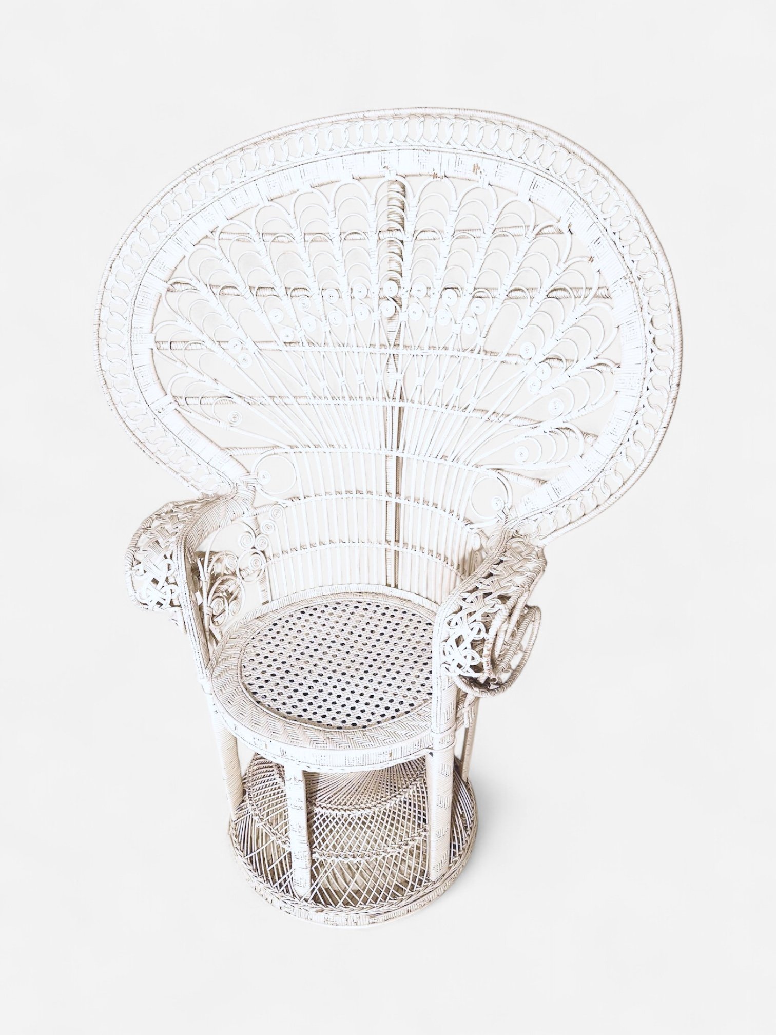 LARGE WHITE RATTAN PEACOCK CHAIR