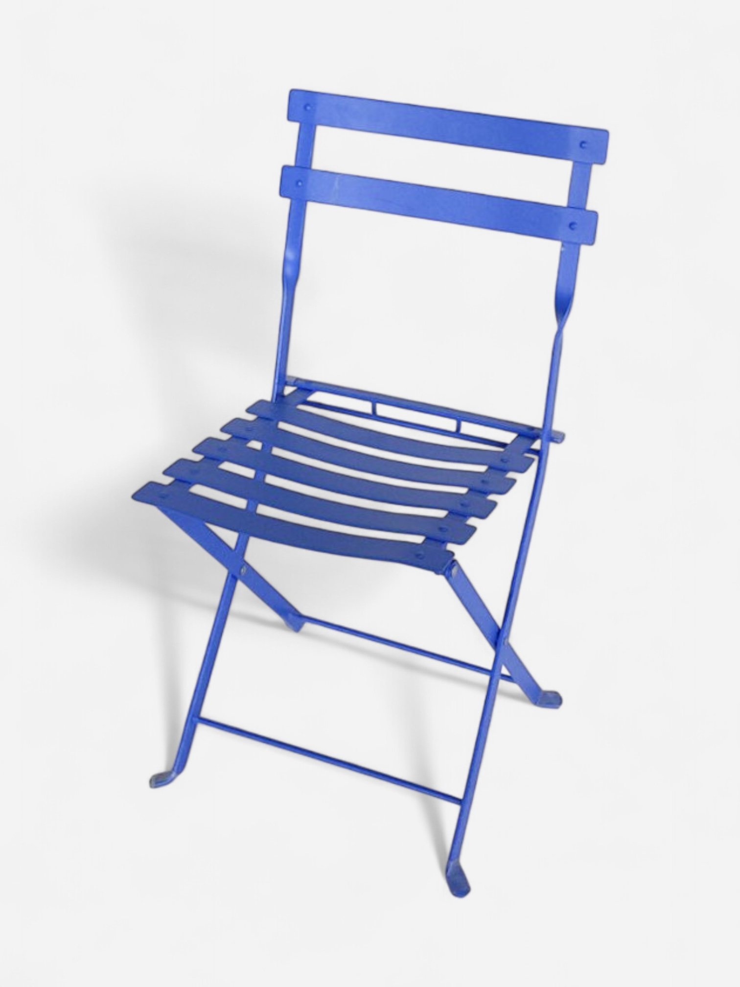BLUE METAL FOLDING CHAIR