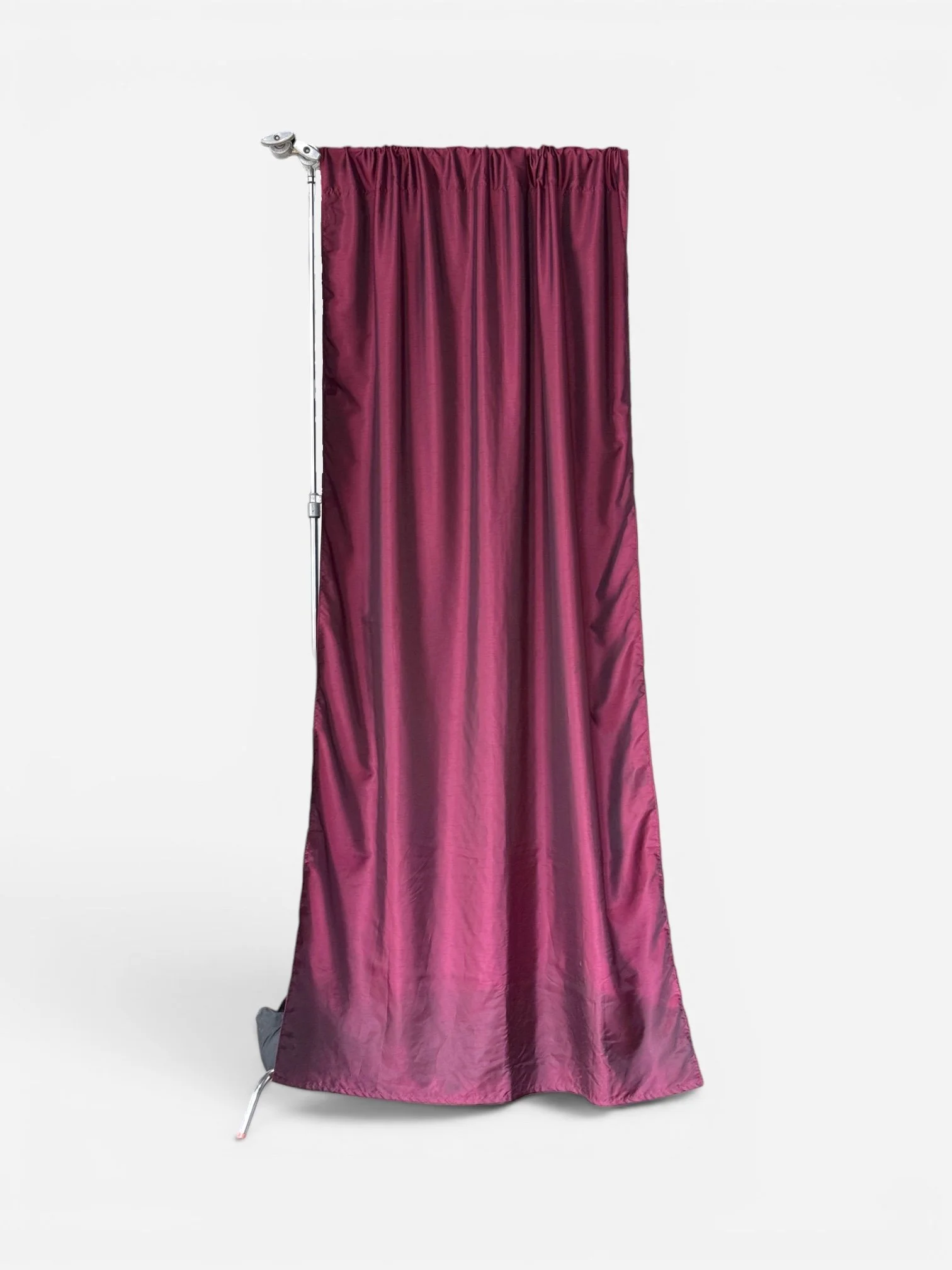 BURGANDY METALLIC CURTAIN (107"H X 59"W)
