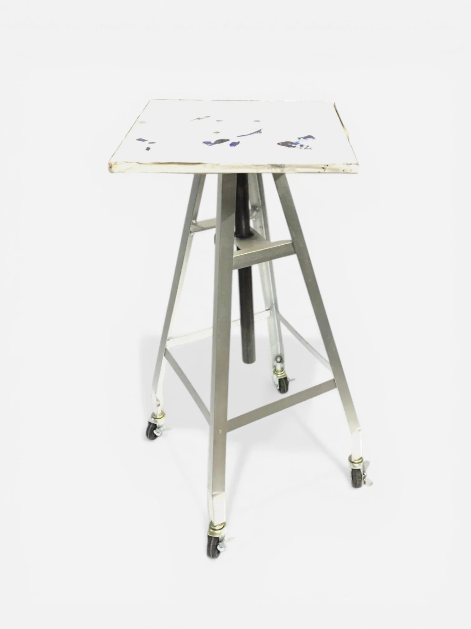 ADJUSTABLE TABLE STAND ON WHEELS