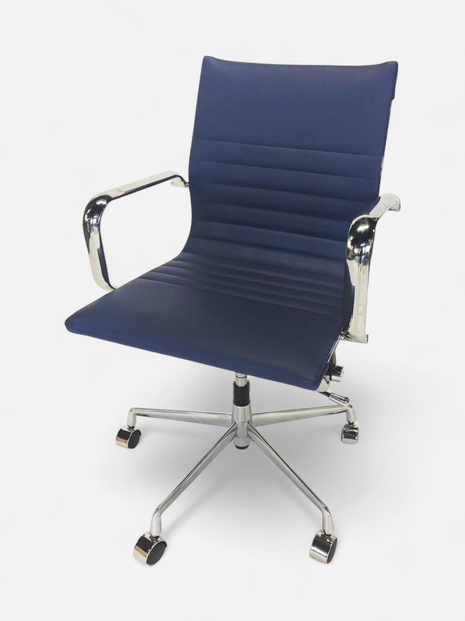 BLUE SWIVEL OFFICE CHAIR WITH WHEELS