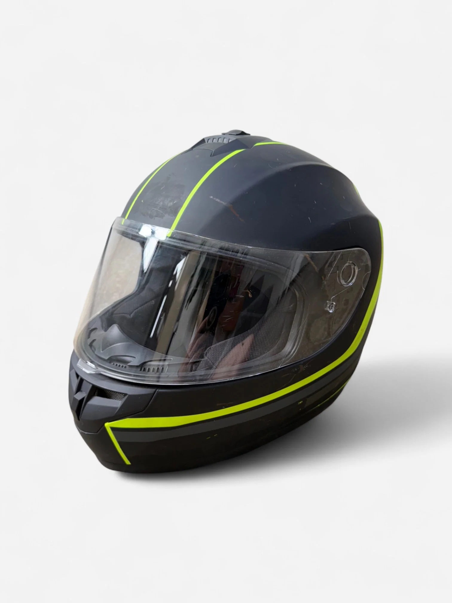 GREEN AND BLACK MOTORCYCLE HELMET