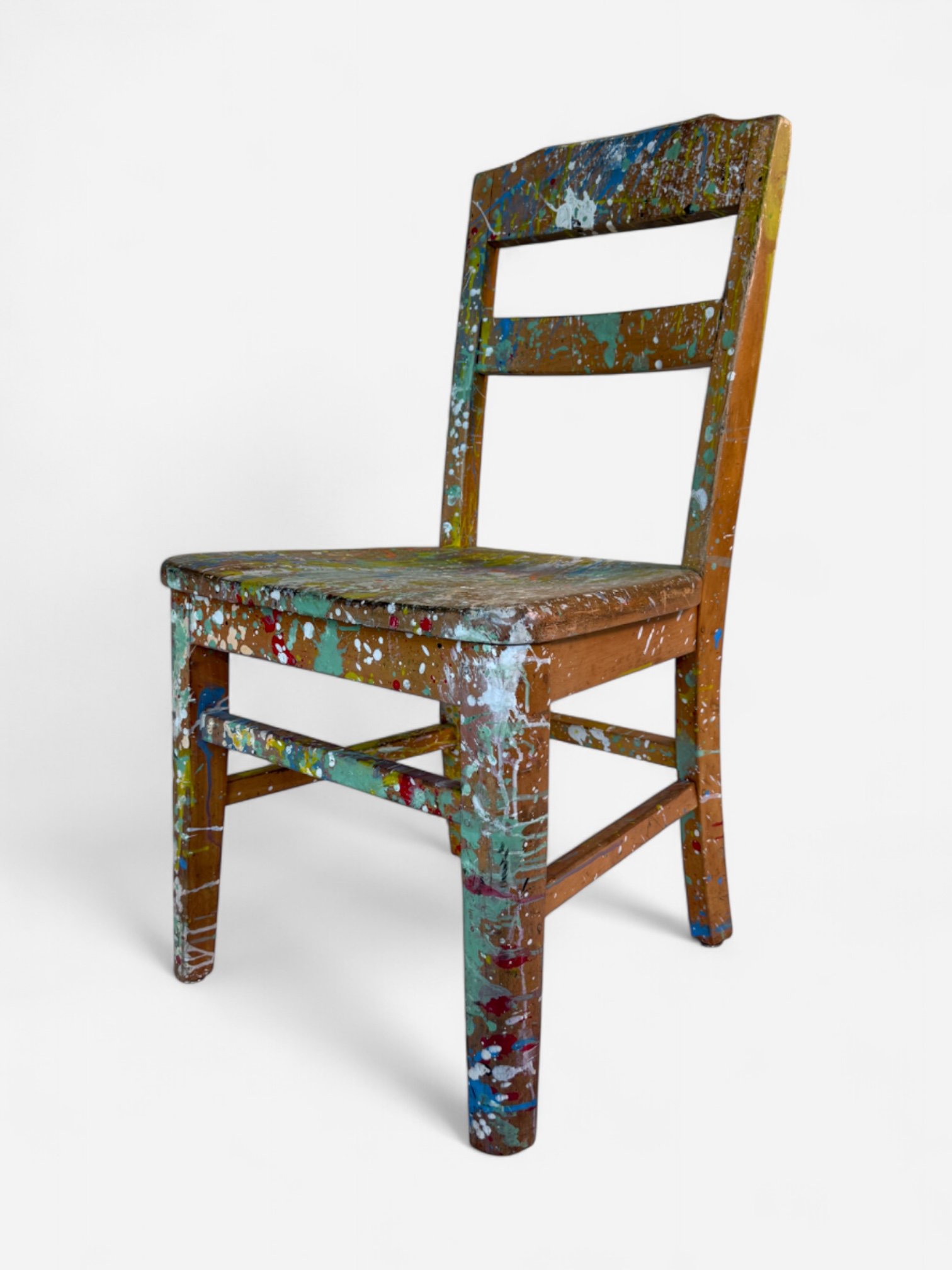 SPLATTER PAINT LIGHT BROWN CHAIR
