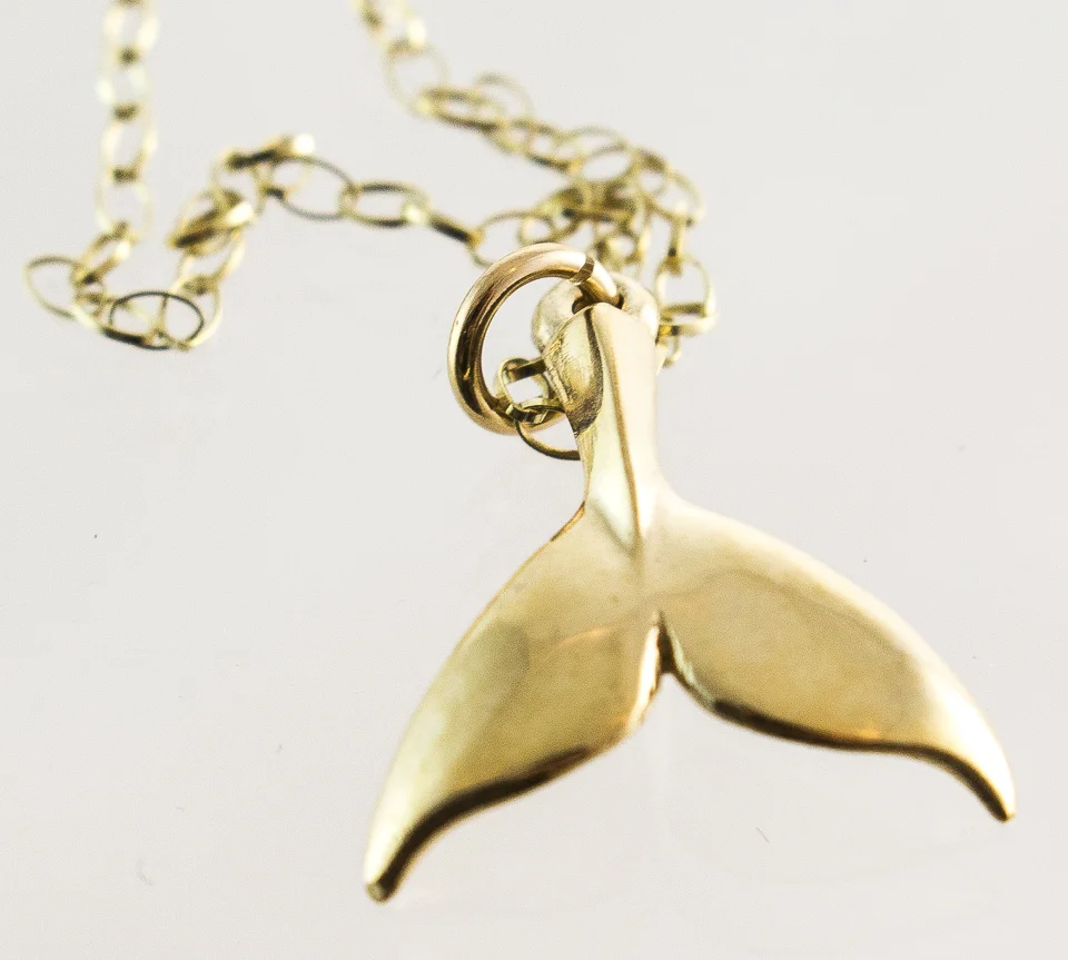 9ct Gold Whale Tail Necklace —