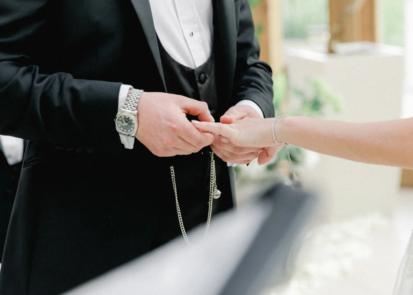 A magical winter wedding at Gaynes Park 