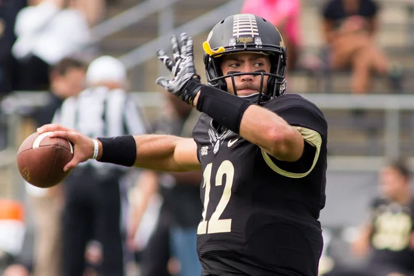 When Playing Out the String Matters