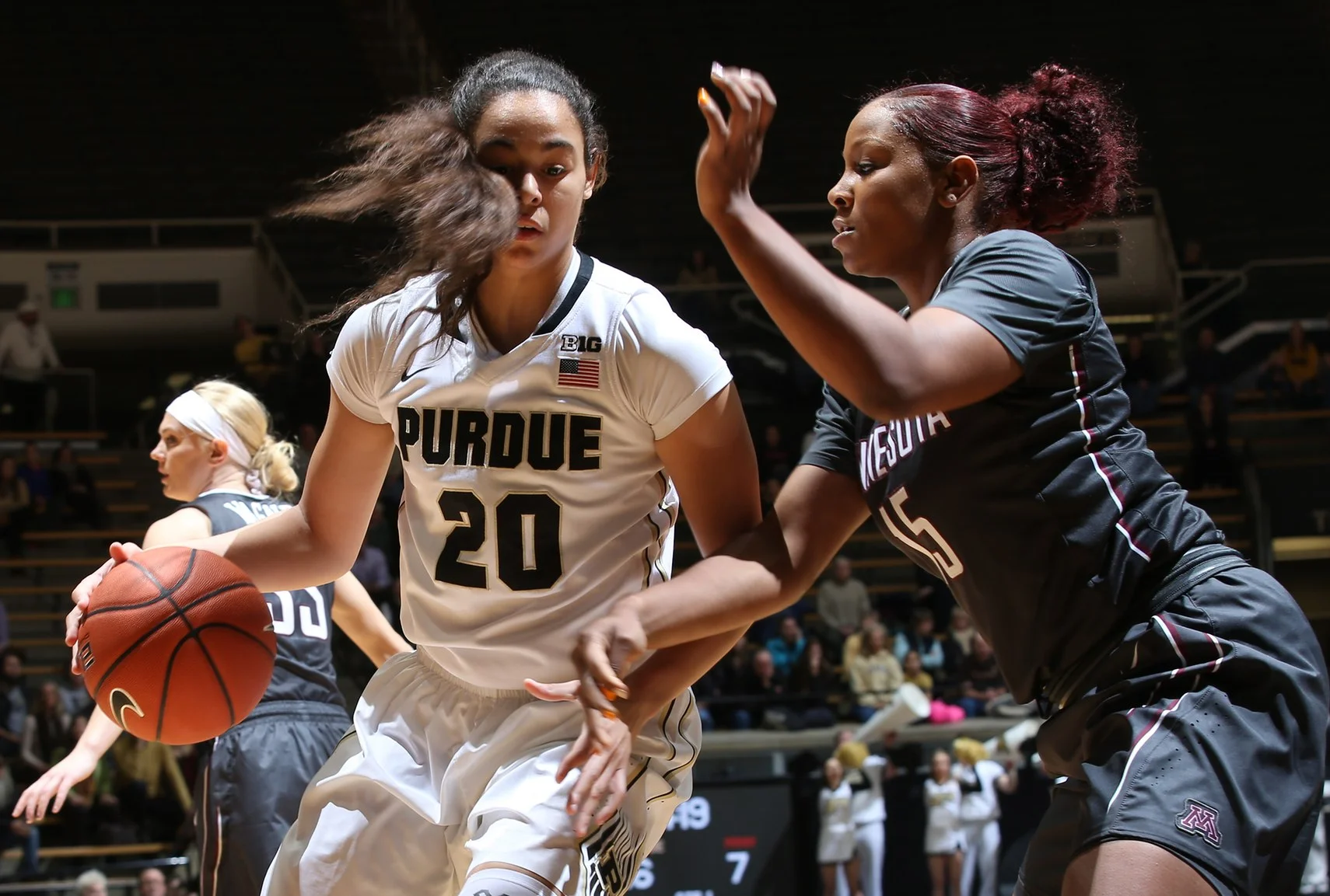 WBB Alone In First After Holding Off Minnesota, 84-72