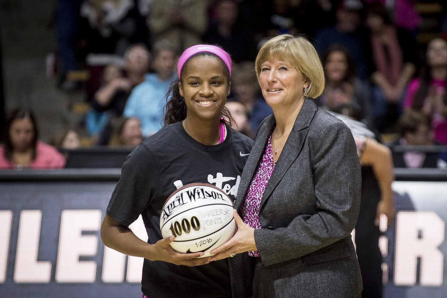 WBB Rolls Past Hawkeyes, Earns Sunday Split