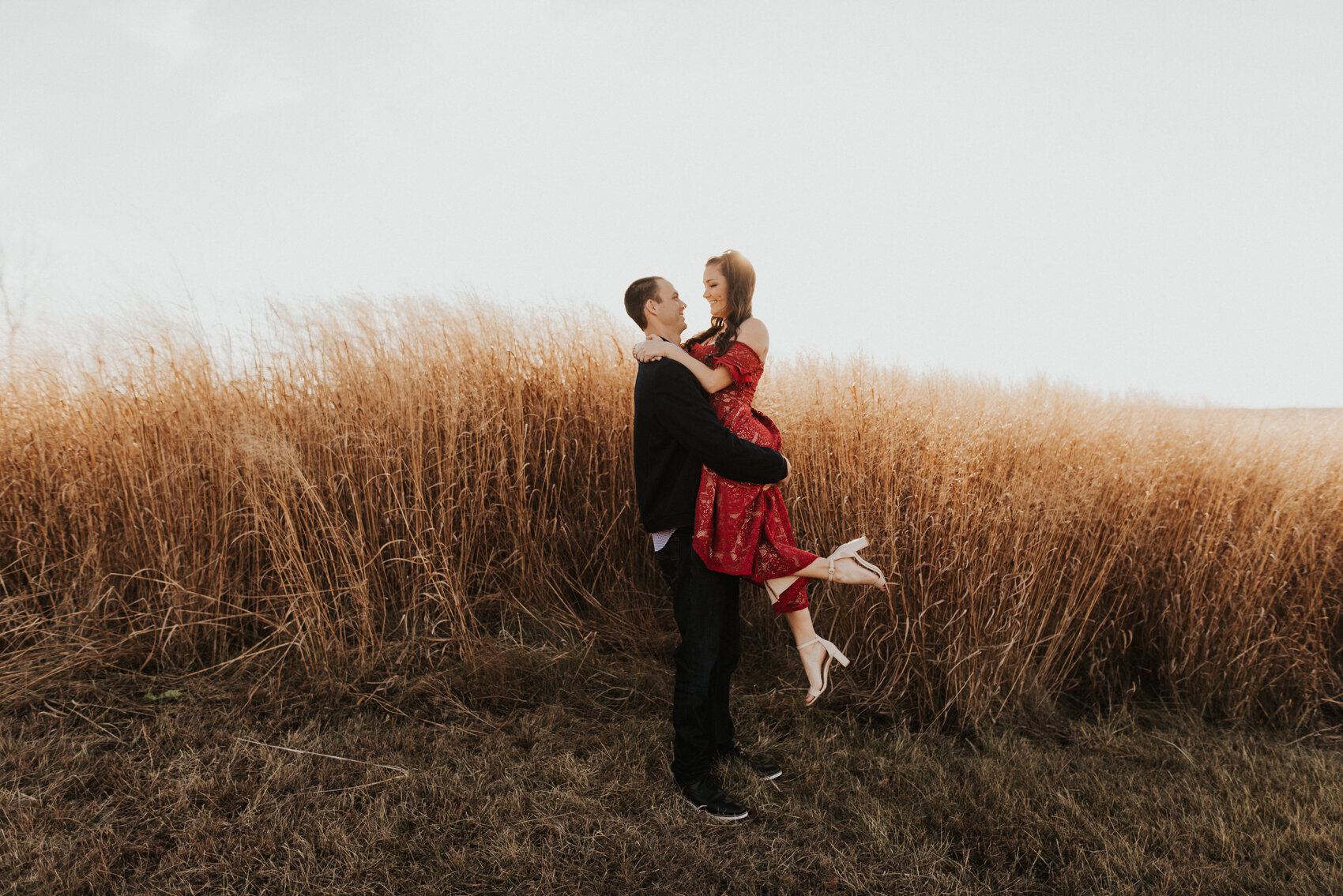 Jen &amp; Tyler // Evansville, IN Engagement Session // Emilee Kerner Photography