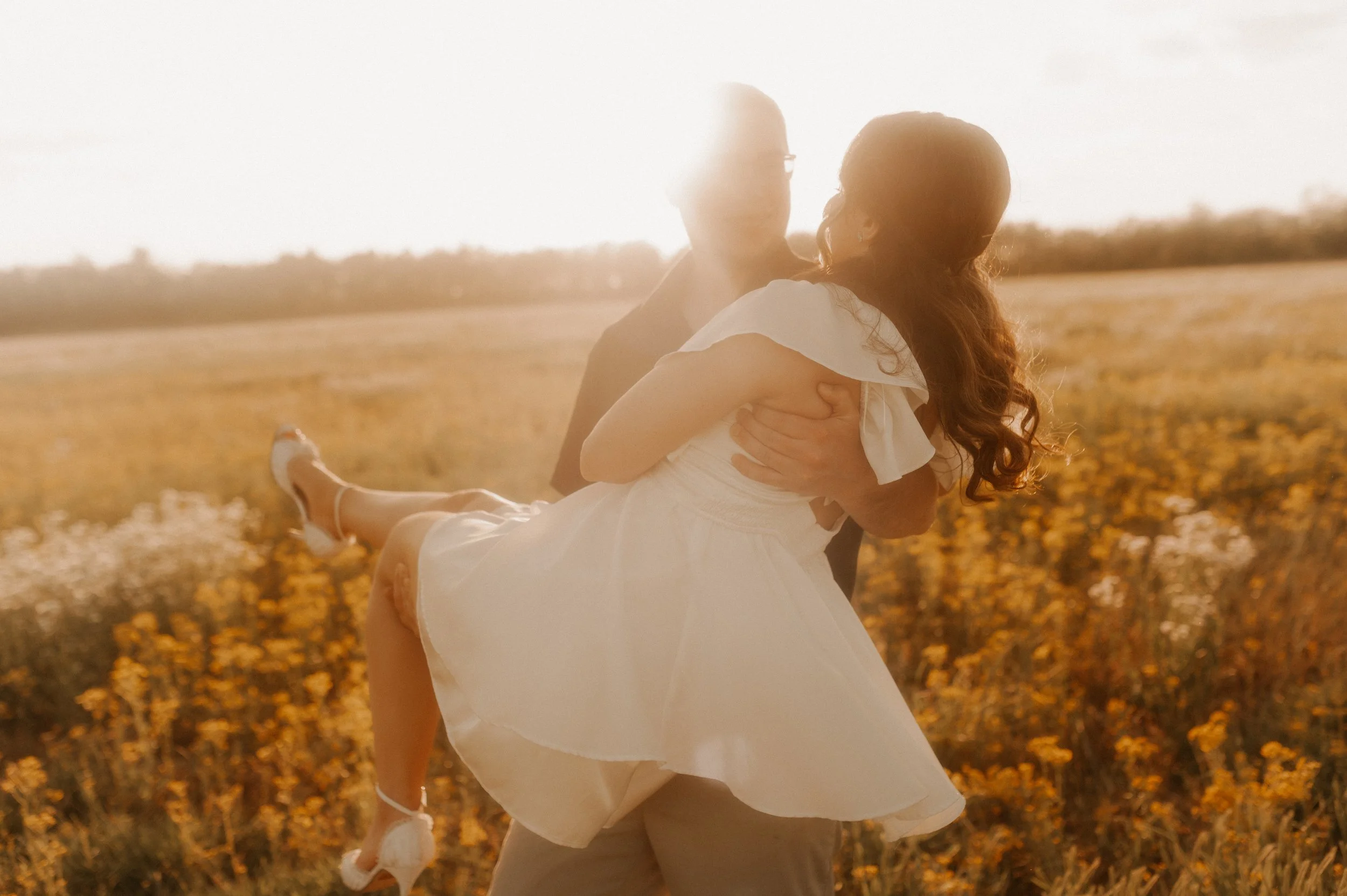 Lexi and Jonathan // Southern Indiana Engagement Session // Emilee Kerner Photography