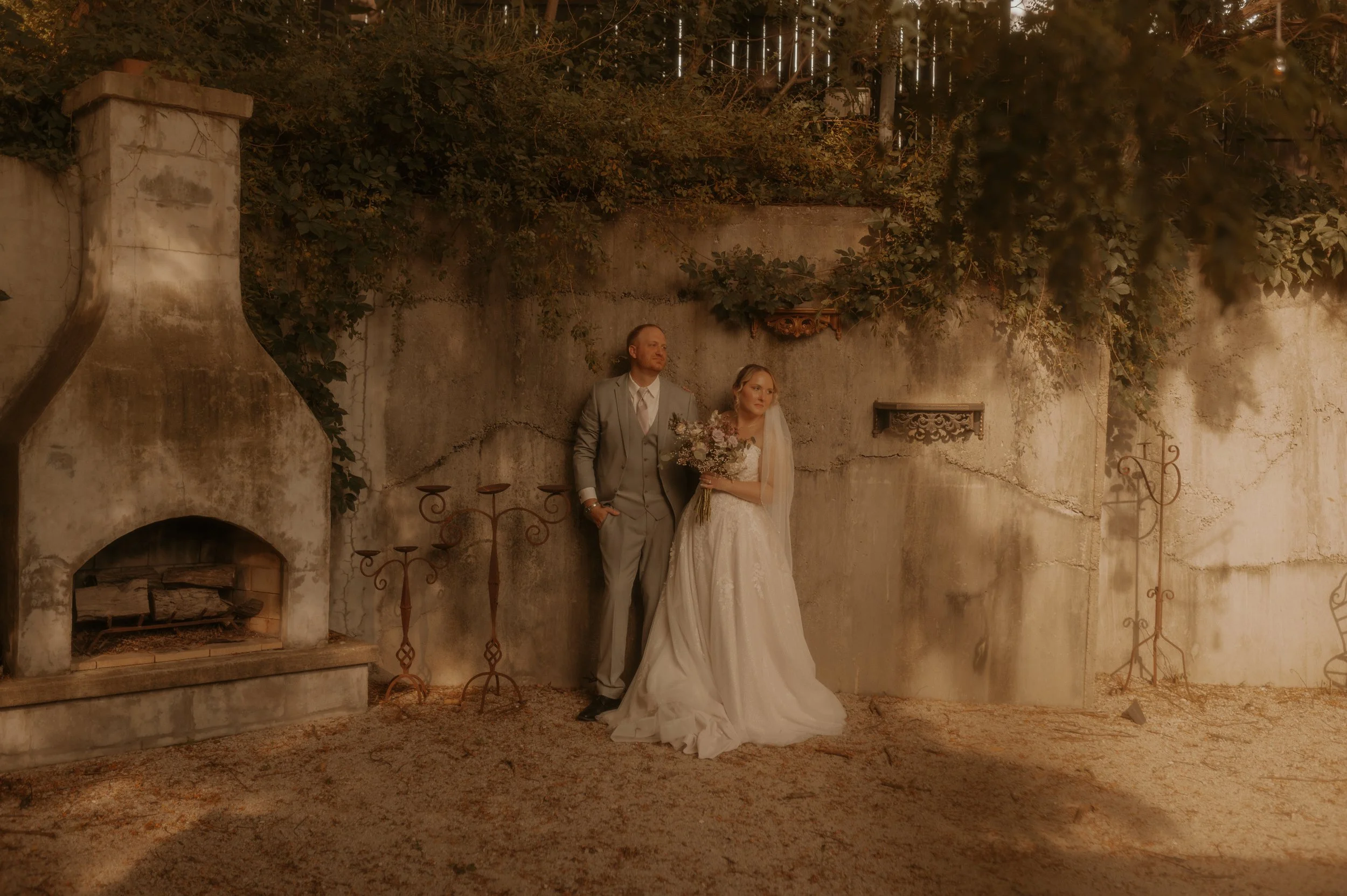 Mr. &amp; Mrs. Yaple // Summer Wedding at 20 West // Newburgh, IN // Emilee Kerner Photography
