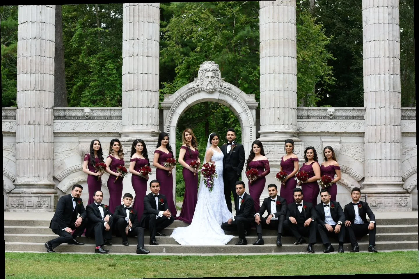 Elegant wedding at Guild Park
@black_pixel_photography 
#toronto 
#weddingphotos 
#weddings 
#guildpark 
#guildparkandgardens 
#guildinnwedding