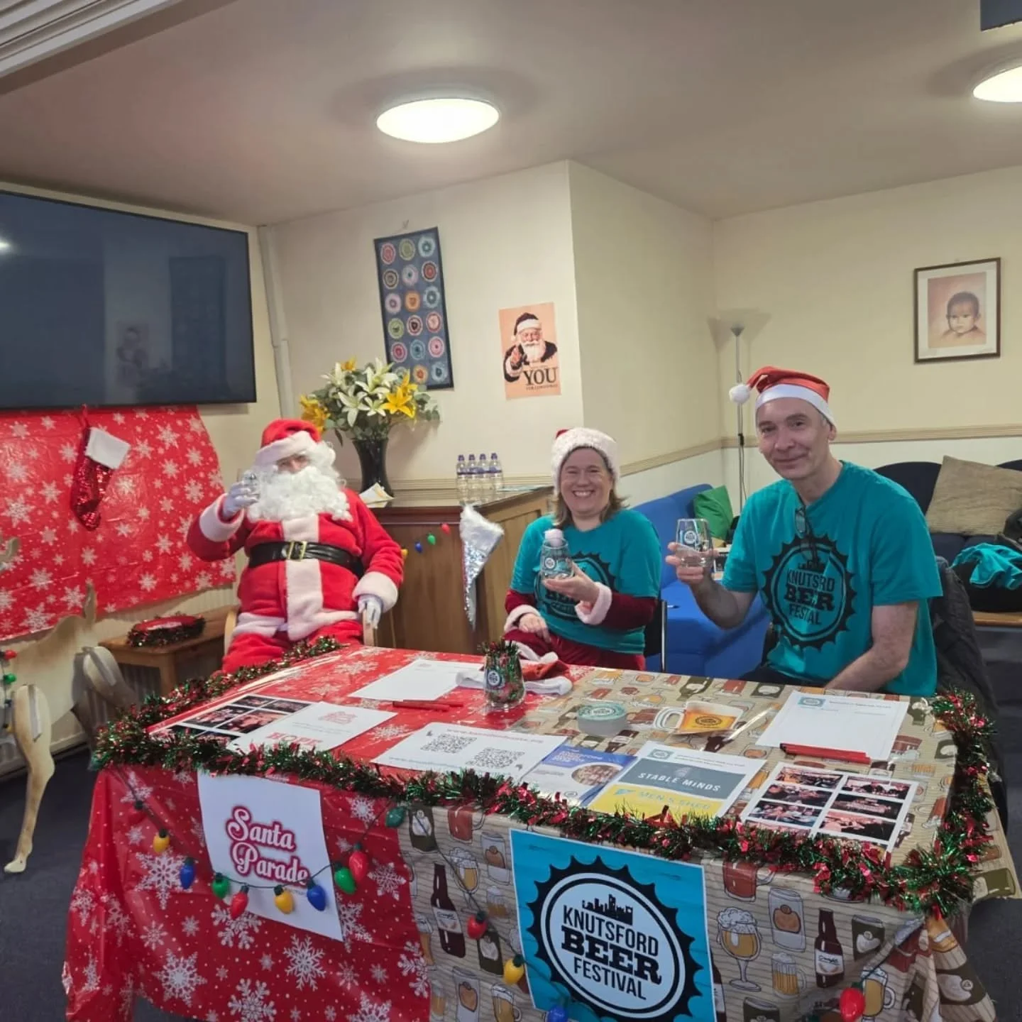 Come down to #ReFreshKnutsford at The Methodist Church on Princess St, we've teamed up with @knutsfordsanta and the main man himself 🎅🍻