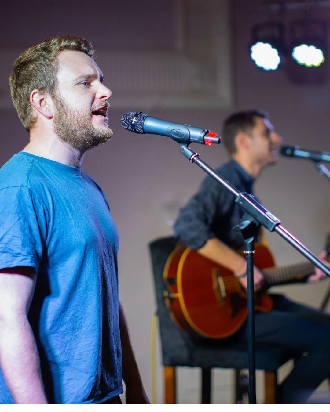 🎤 SATURDAY EVENING ENTERTAINMENT 
Forged in the heart of Sheffield, Beer Festival Favourites TWO POUND DOUBLE-UP bring a fresh set of classic and contemporary acoustic covers to your ear-holes. Perfect for a post-pint sing-along. 🕗 Catch them on Sa