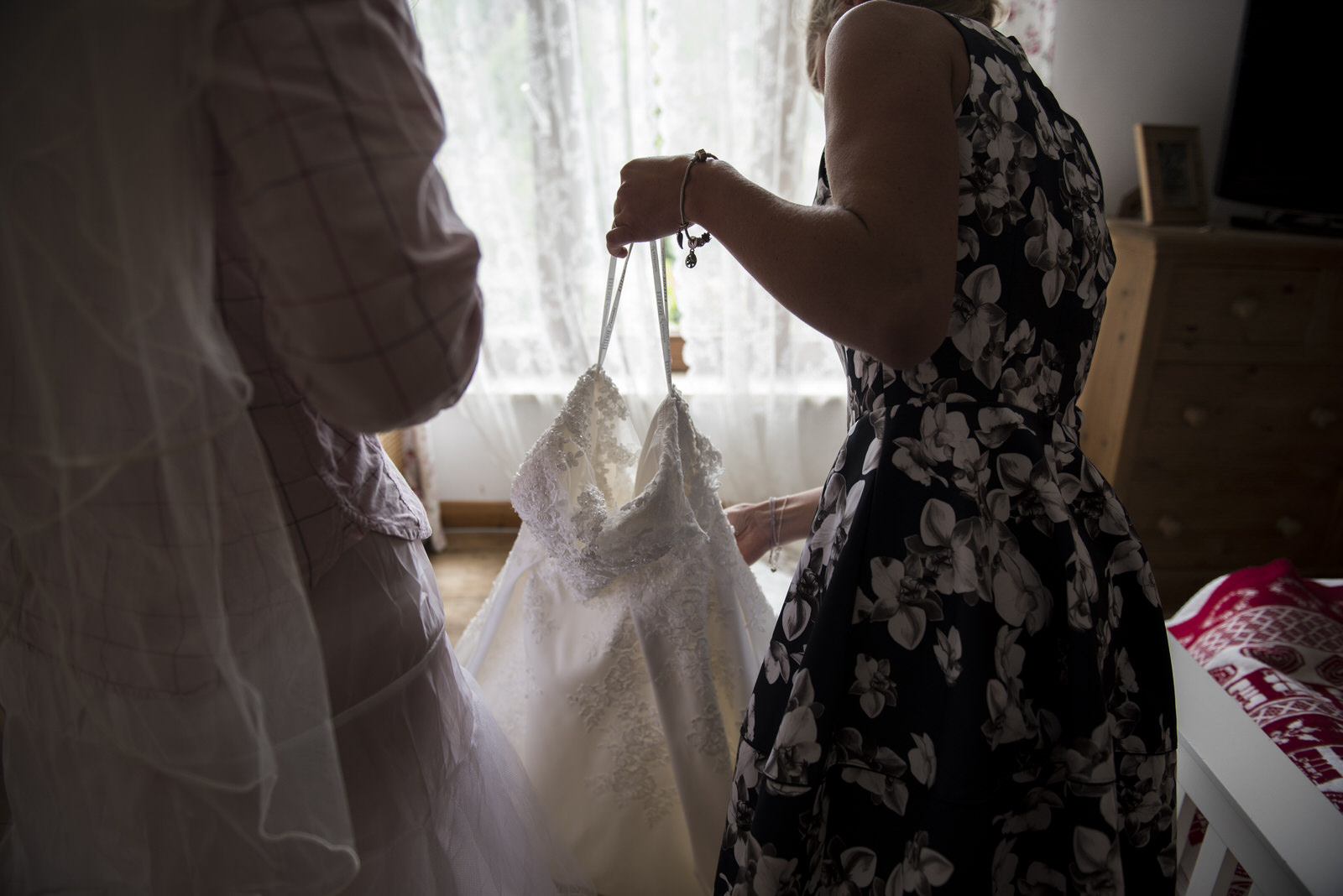 V&JBridalPrep-153.jpg