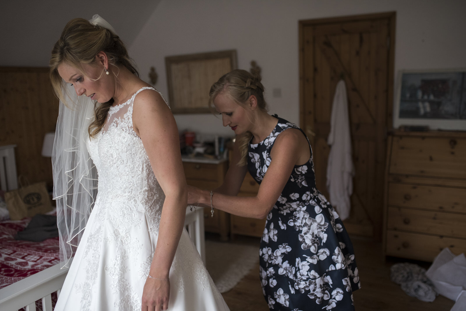 V&JBridalPrep-163.jpg