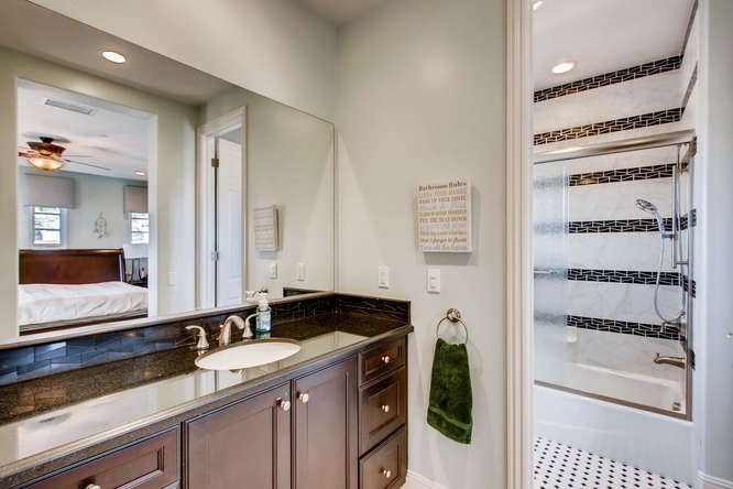 7923 High Time Ridge San Diego-small-022-19-2nd Floor Bathroom-666x444-72dpi.jpg