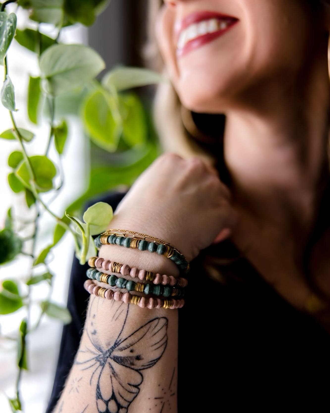 A happy heart makes a face cheerful&hellip; and a little arm candy never hurt anyone either! 😜

Shop all bracelets now at dogoodproject.net ✨

#handmadebracelets #armcandy #cheerful #springfashion #summer