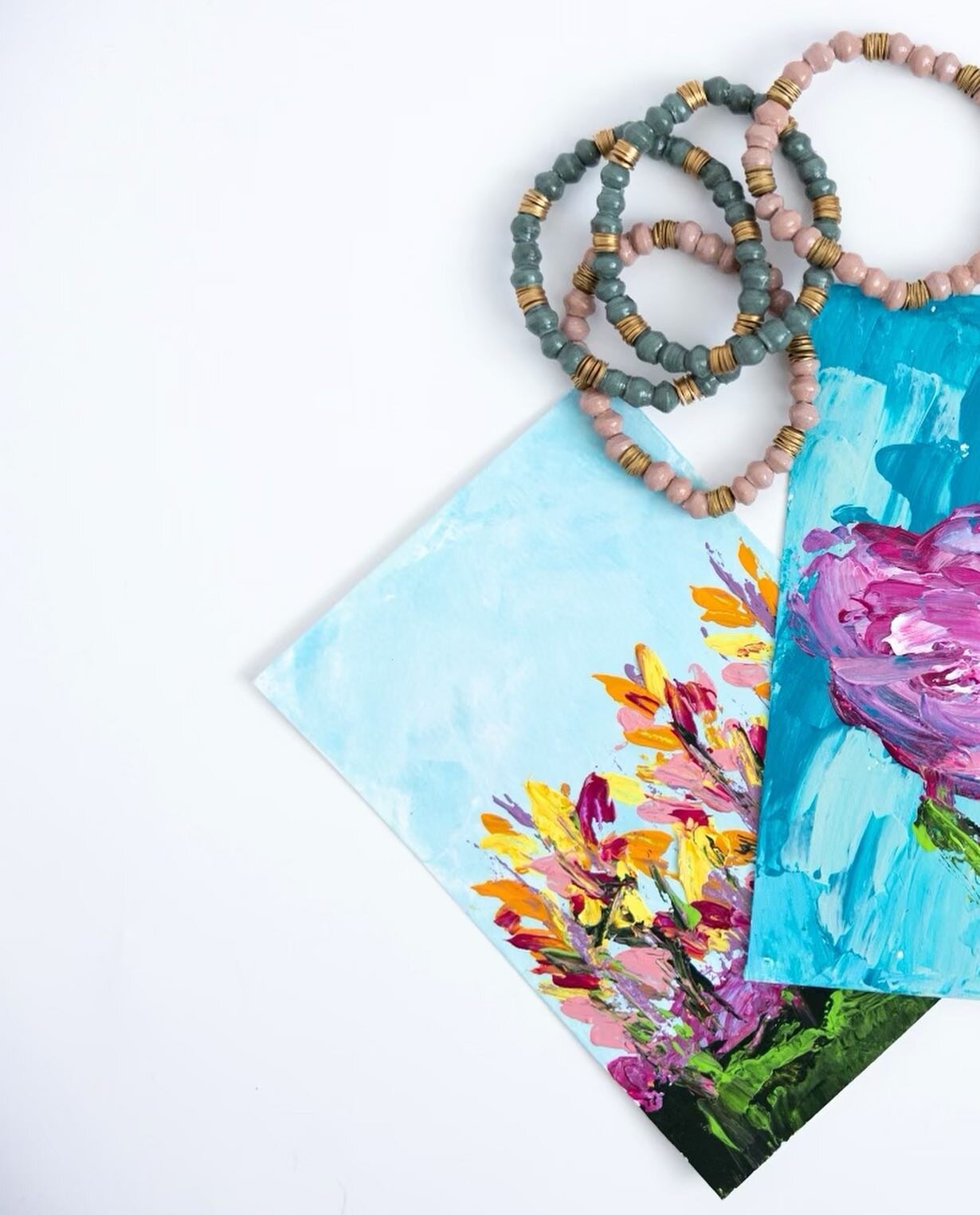 Spring into summer with these amazing art designs made my @artistictherapy19 and also our amazing artisans in Rwanda. ✨

🌸Great for framing to add a pop of color to your home or office! 

#springflowers #postcards #artist #handmadegifts