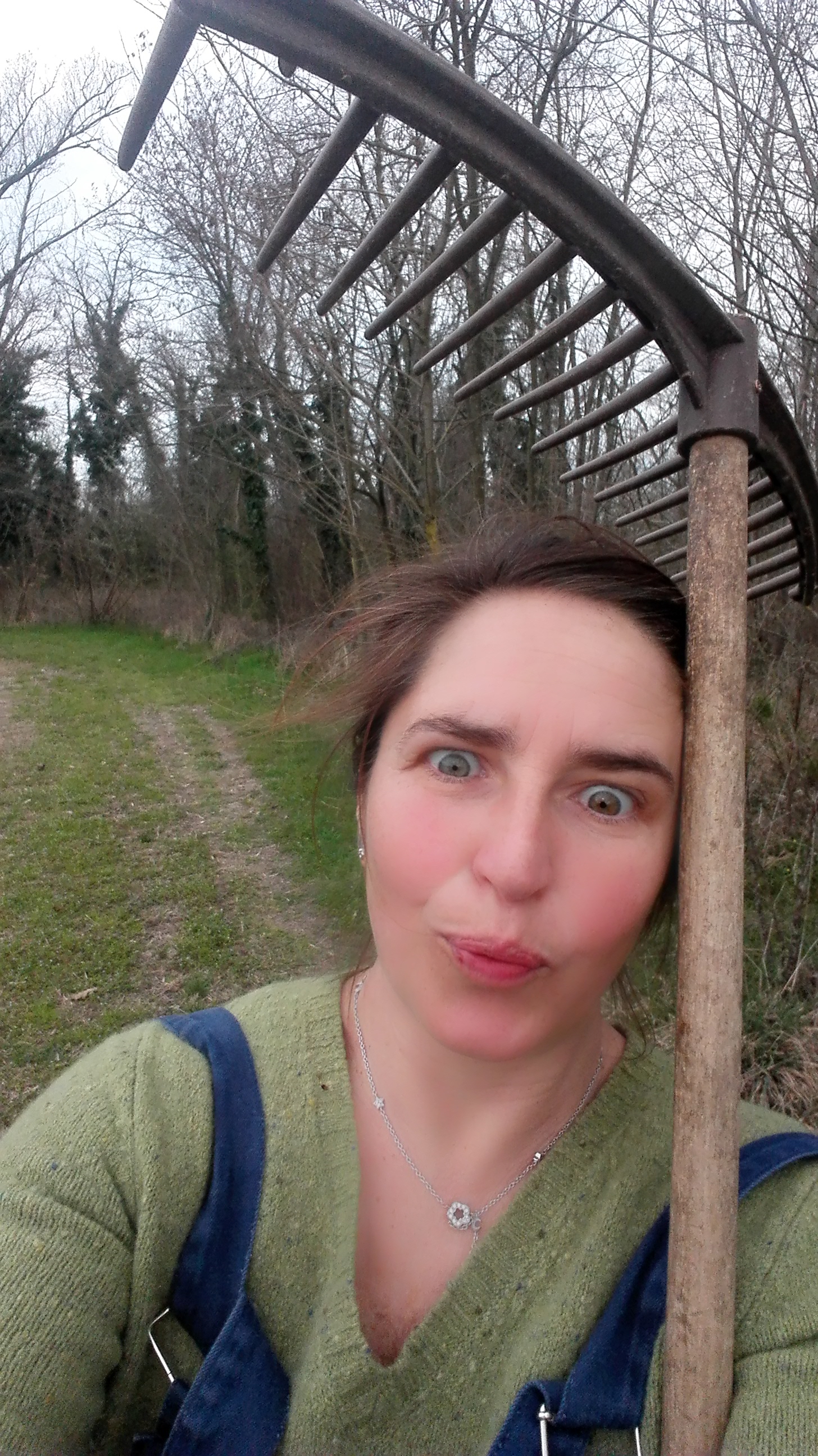 ,,,,,,NEL FRATTEMPO......NOI PREPARIAMO UNA NUOVA POSTAZIONE AL FIUME