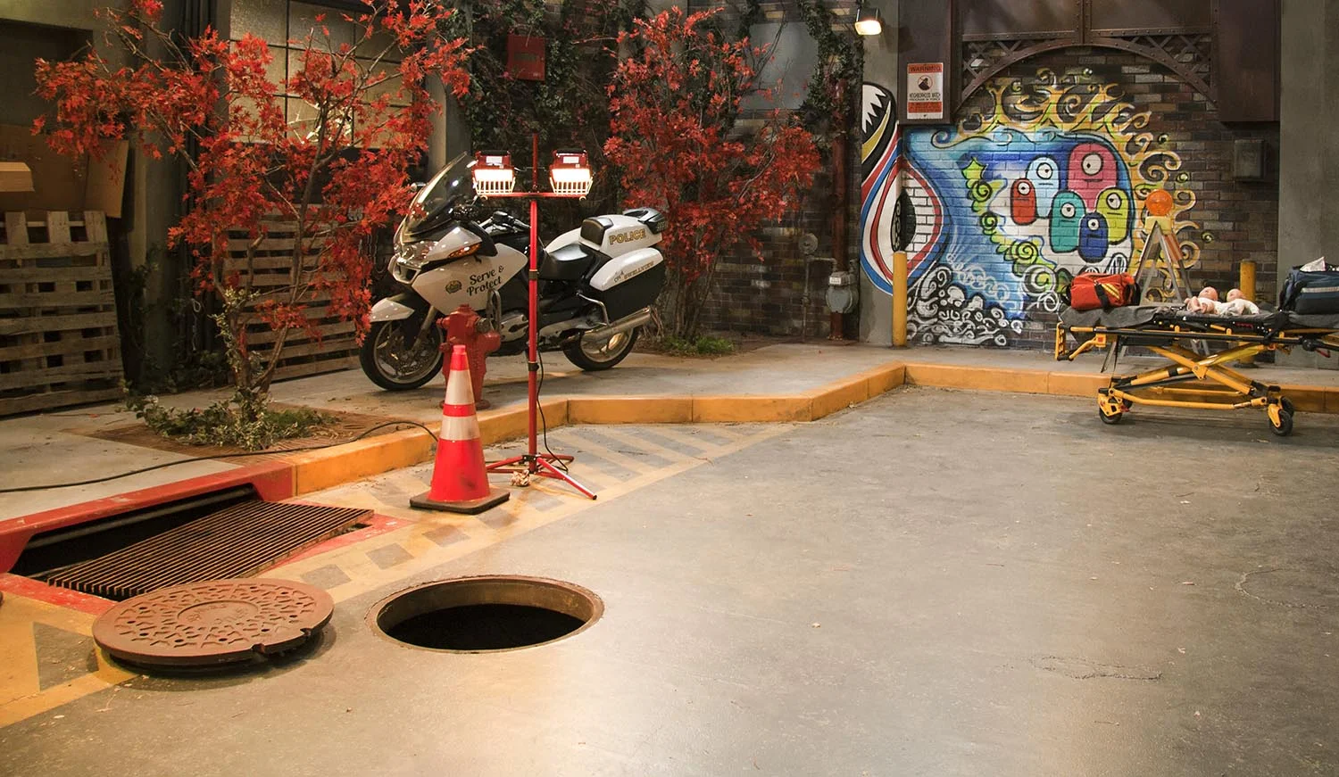 ManHoleStreet_04.jpg