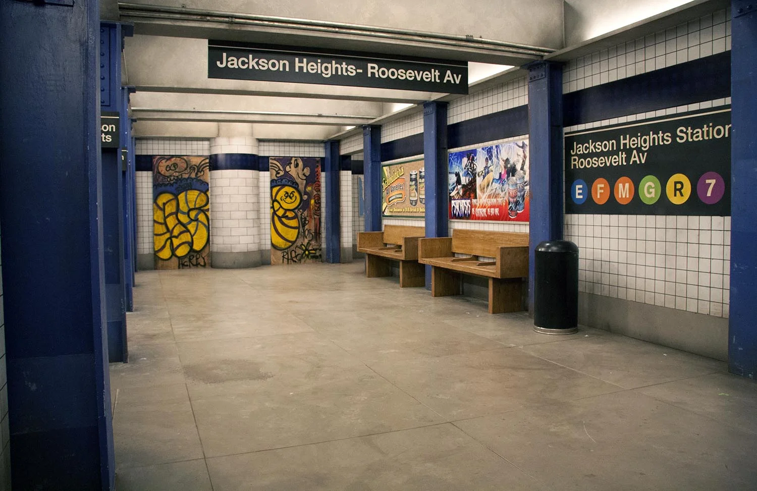 RooseveltSubwayPlatformandCar_06.jpg
