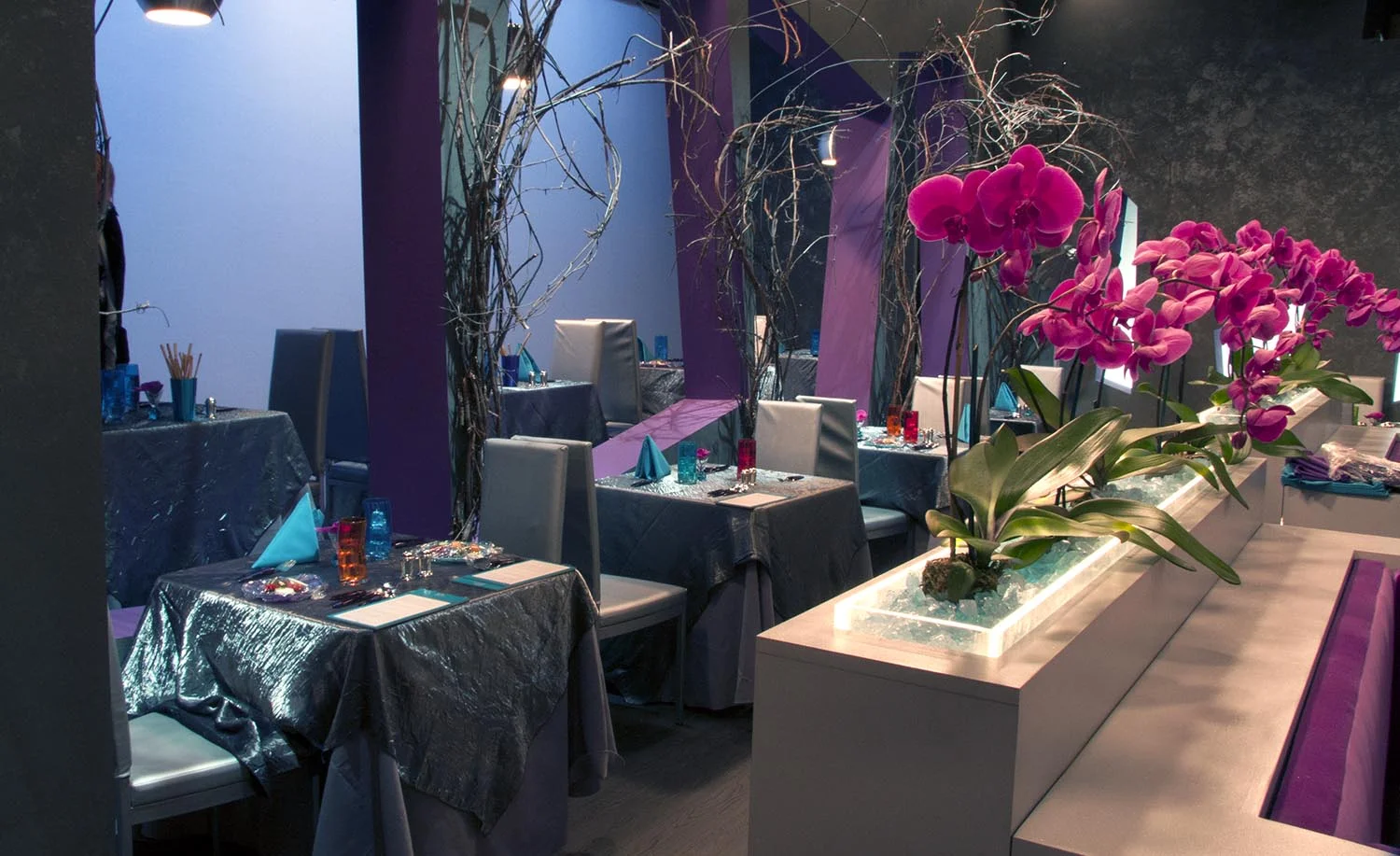 Pinis Restaurant_01.jpg