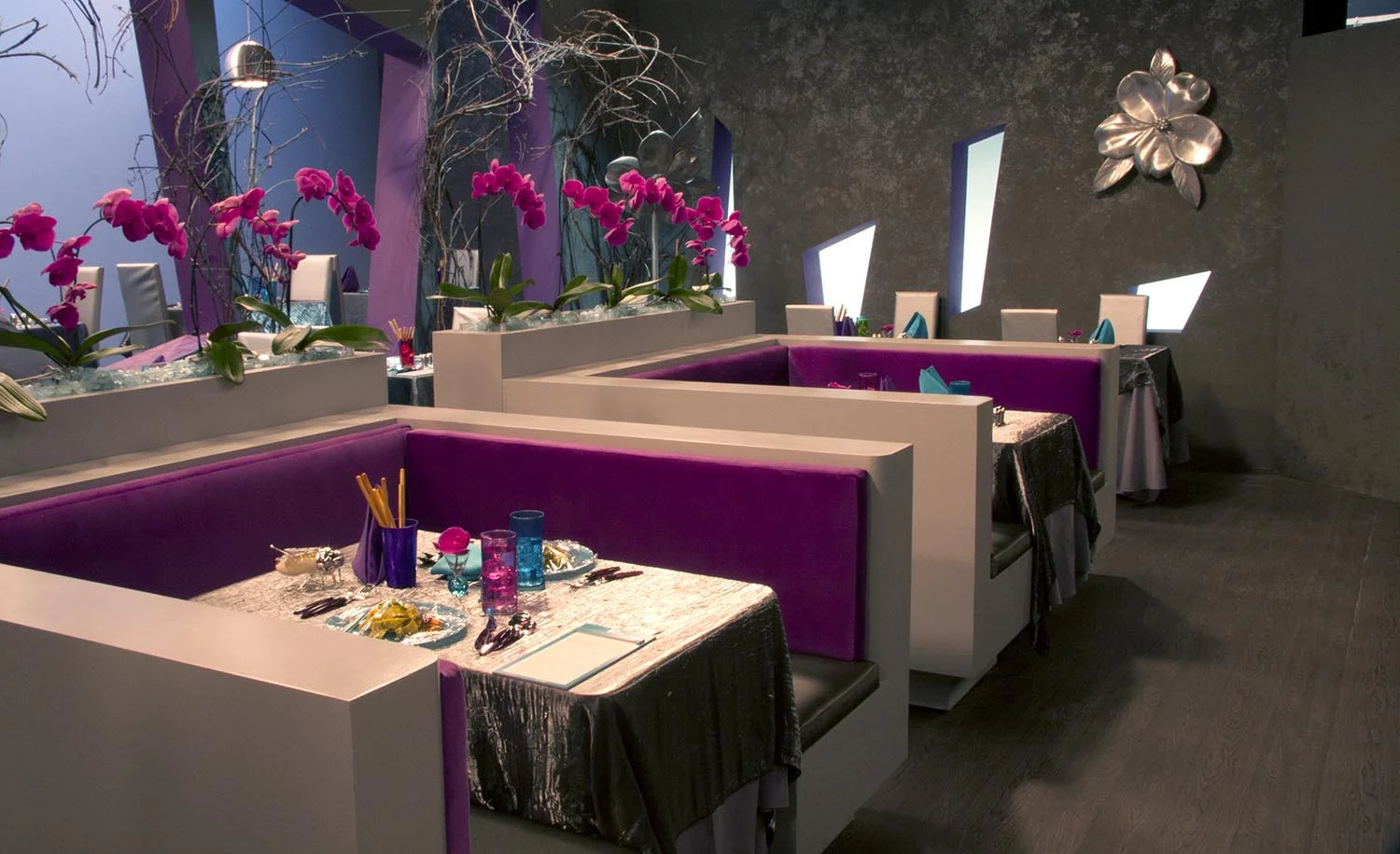 Pinis Restaurant_05.jpg