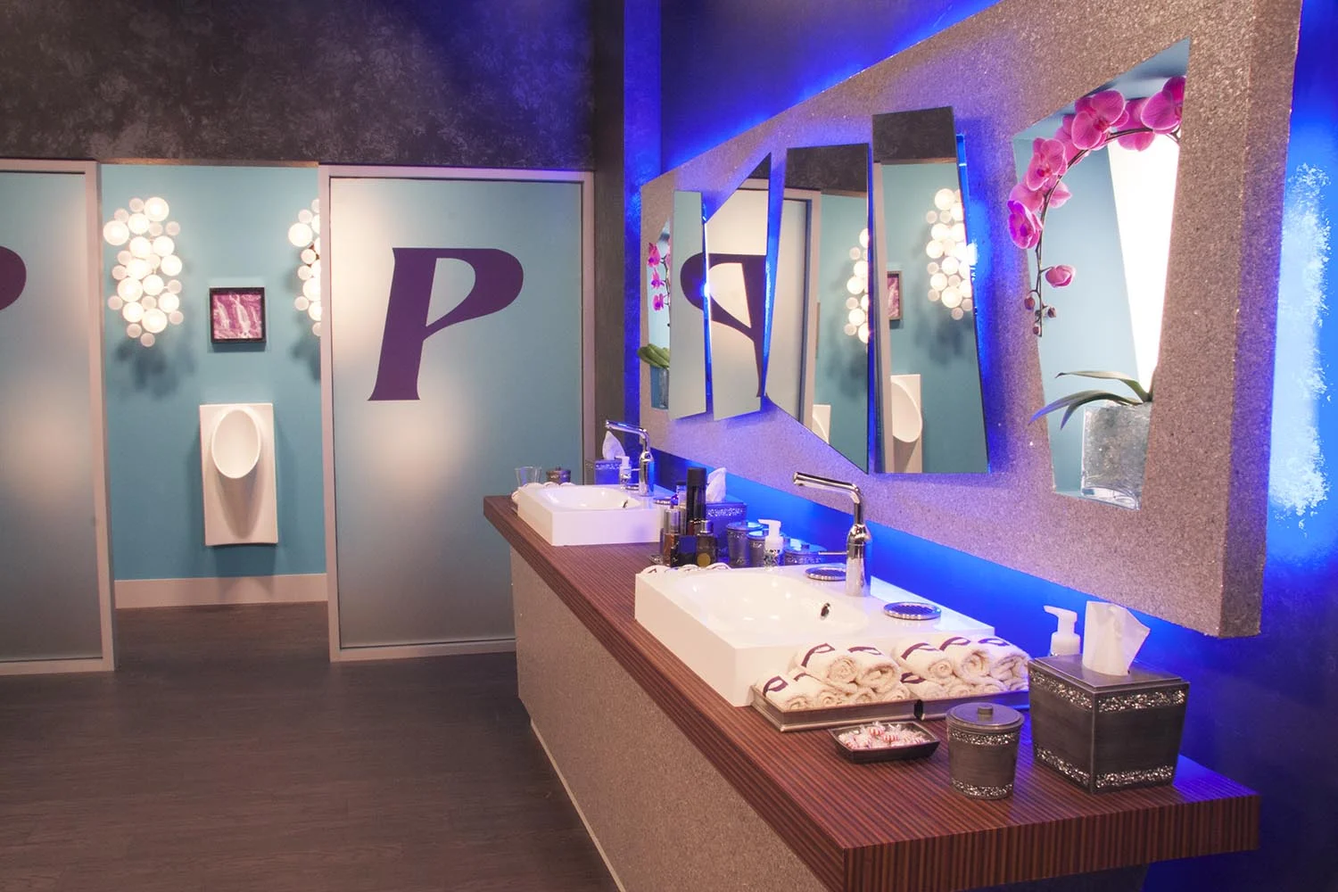 PinisBathroom_03.jpg