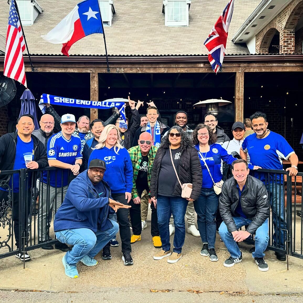 Great time today with the crew,&hellip; would of loved to come away with a win but a point away will suffice!  UTC!
&bull;
&bull;
&bull;
&bull;
#chelsea #chelseafc #westlondon #londonisblue #sw6 #utc #pregame #pints #shedenddallas #americanswblues #c