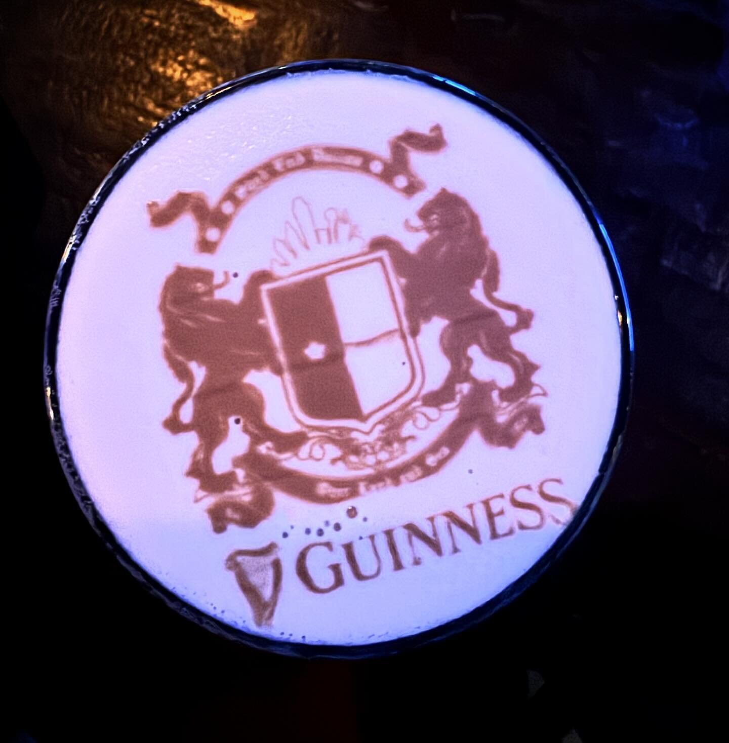 A good cold #guinness to cap off a win! #sl&aacute;inte 
&bull;
&bull;
&bull;
&bull;
#chelsea #chelseafc #westlondon #londonisblue #sw6 #utc #pregame #pints #shedenddallas #americanswblues #cfc #dallas #dfw #texas #london #london🇬🇧 #football #footb