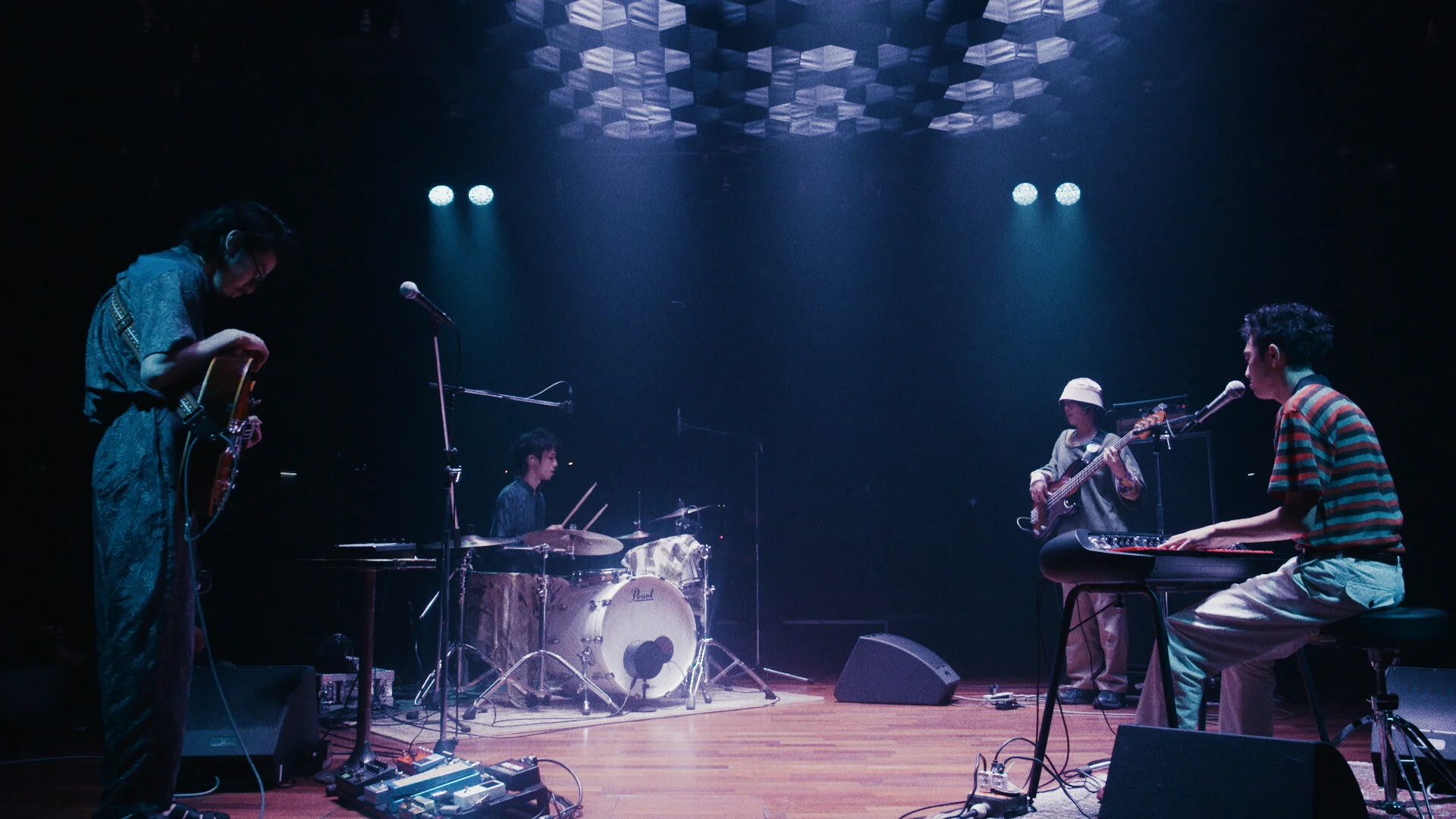 yonawo “LOBSTER PREMIERE LIVE AT LIQUIDROOM” (Copy)