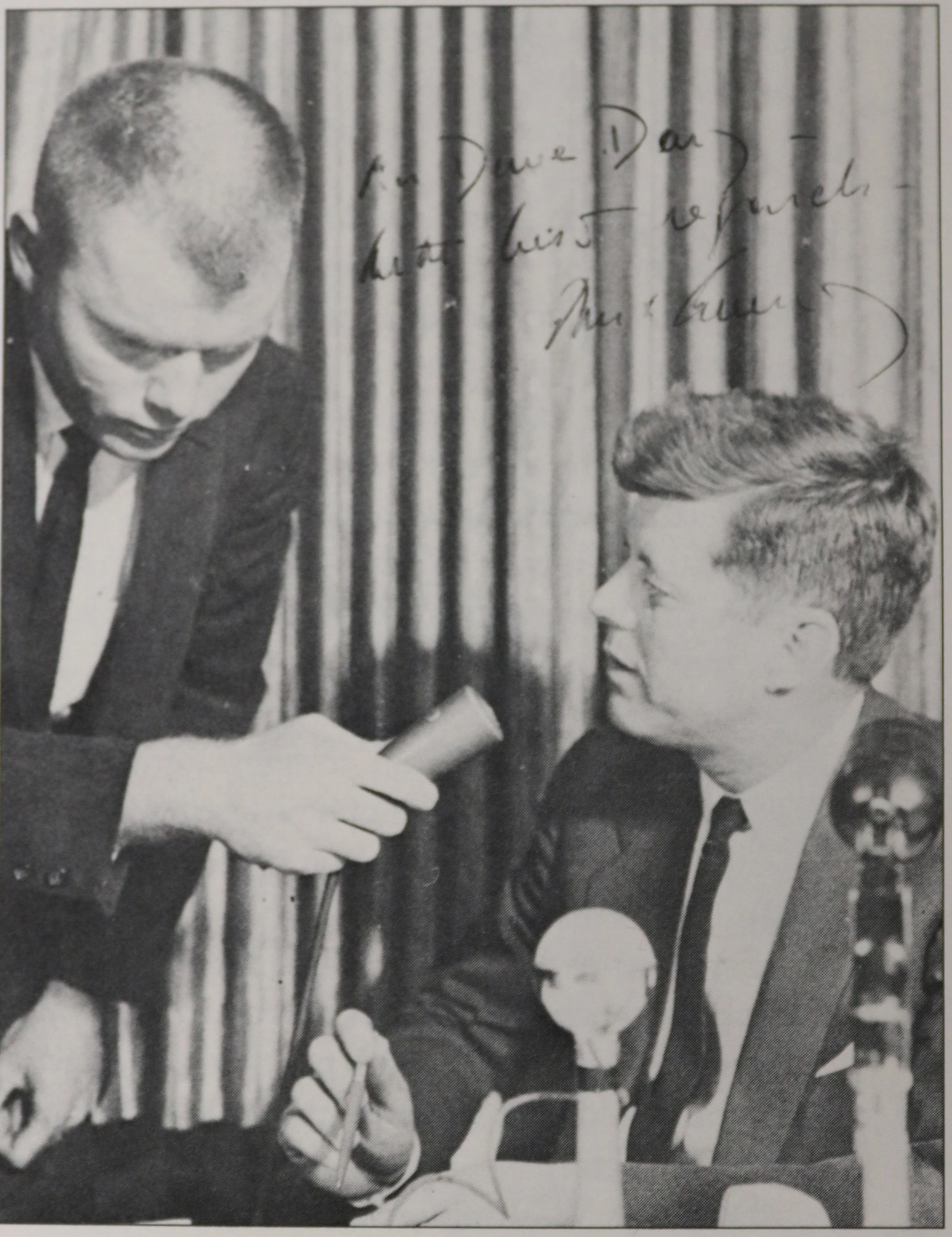 David Dary interviewing President Kennedy for CBS News about the Cuban missile crisis.