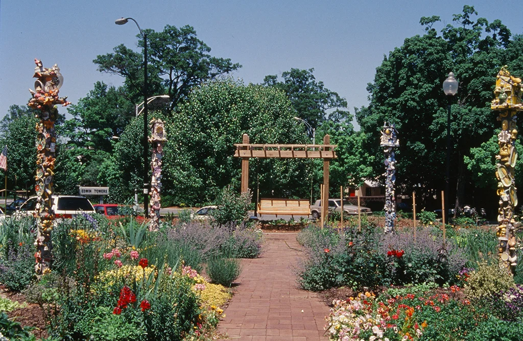 Dovetail Garden, 2001