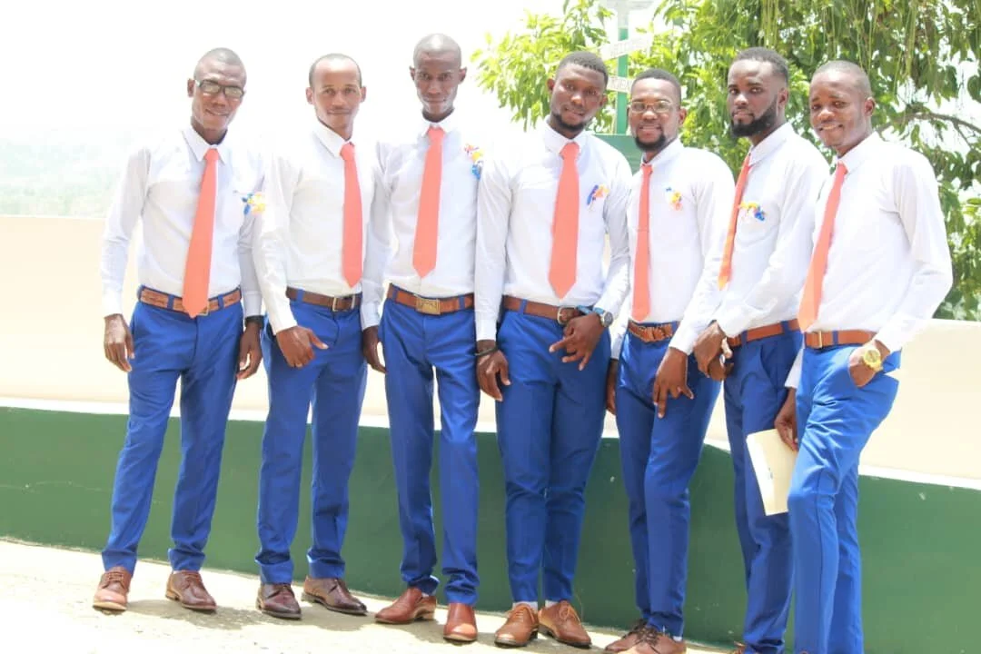 Men_orange_outfits.jpg