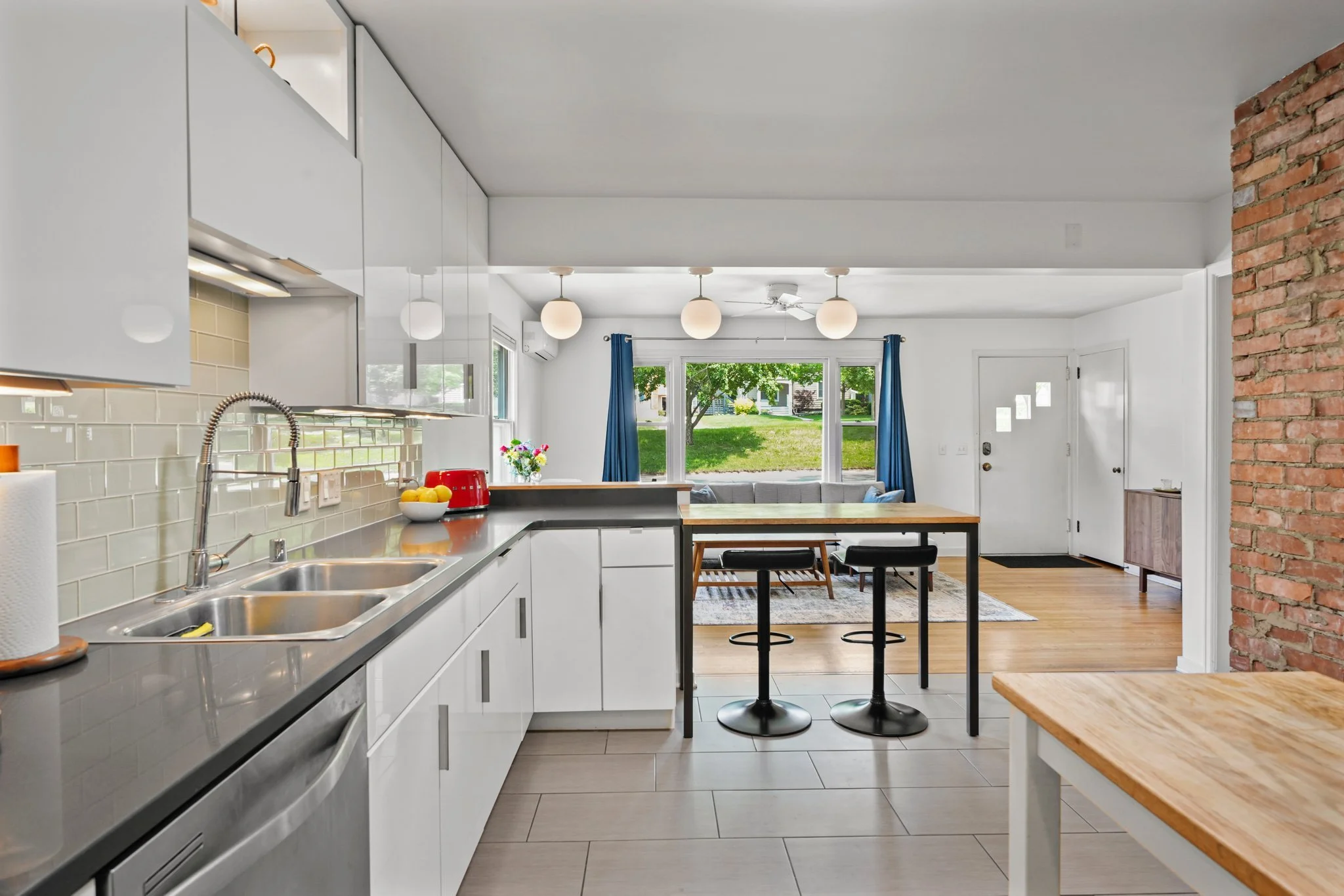 21-web-or-mls-306-s-midvale-blvd.jpg