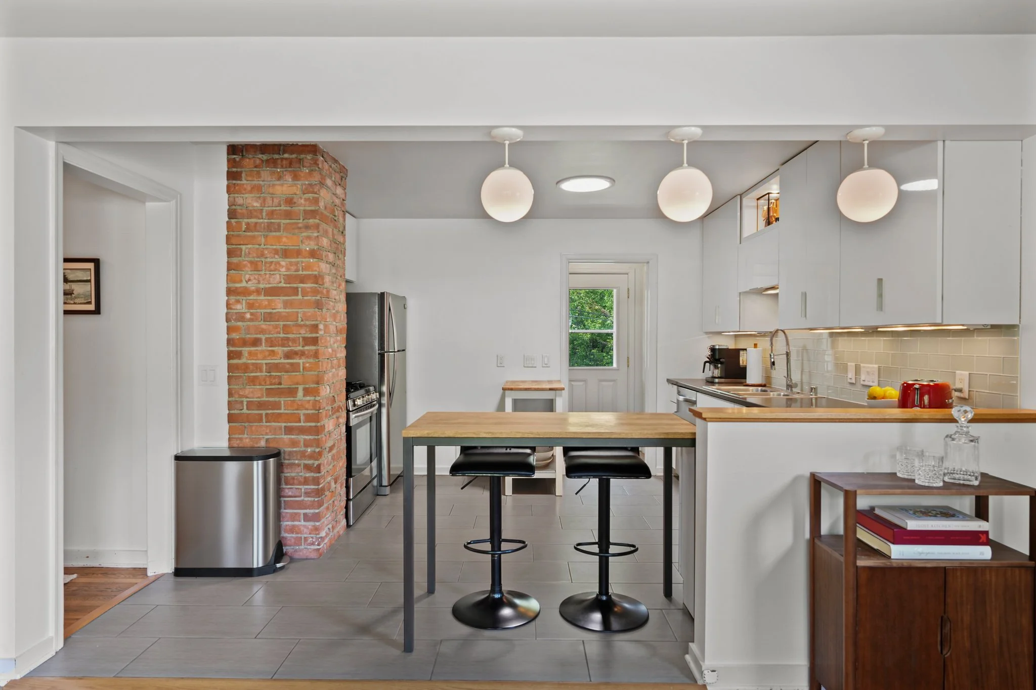 18-web-or-mls-306-s-midvale-blvd.jpg