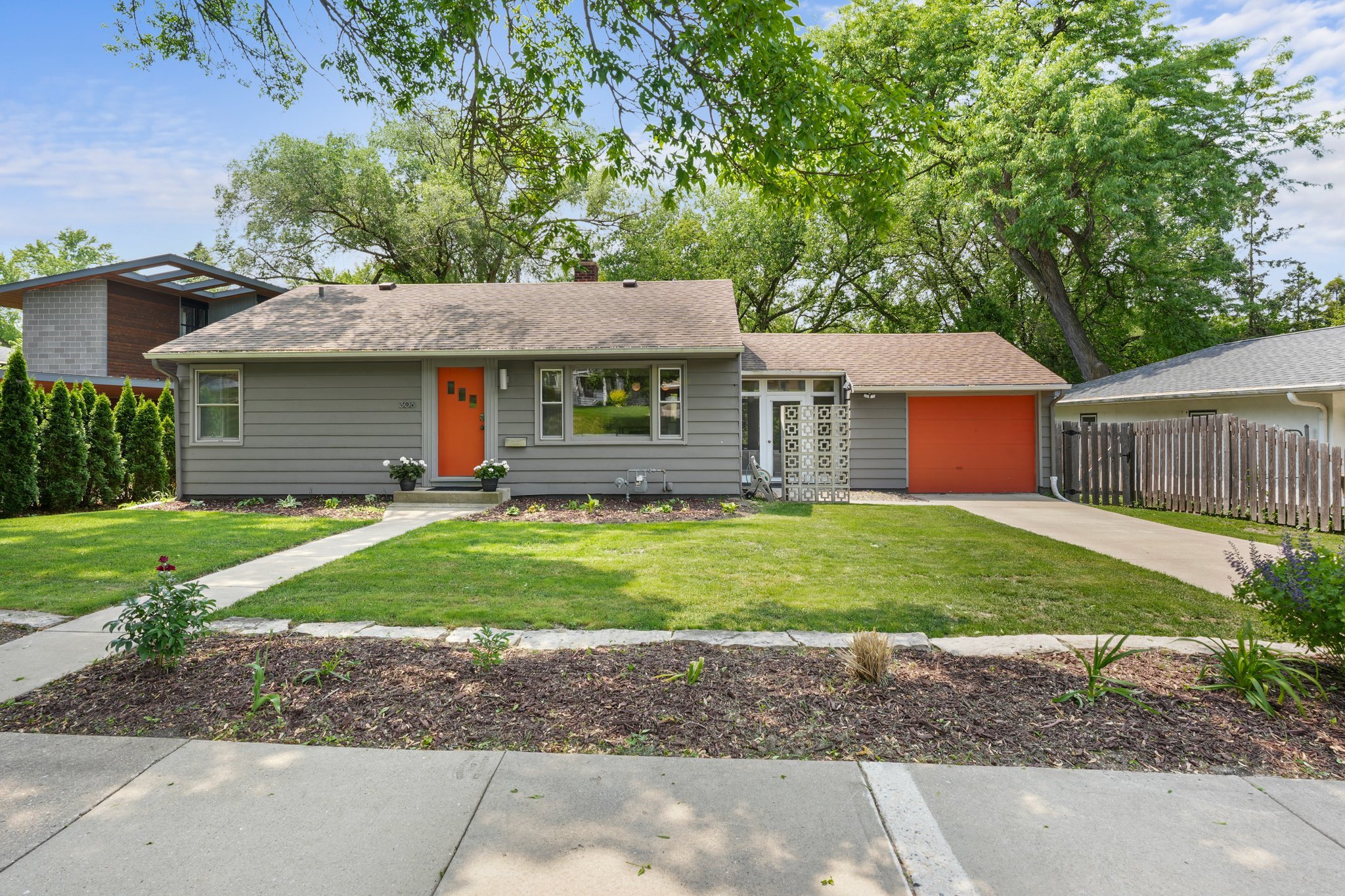 2-web-or-mls-306-s-midvale-blvd.jpg