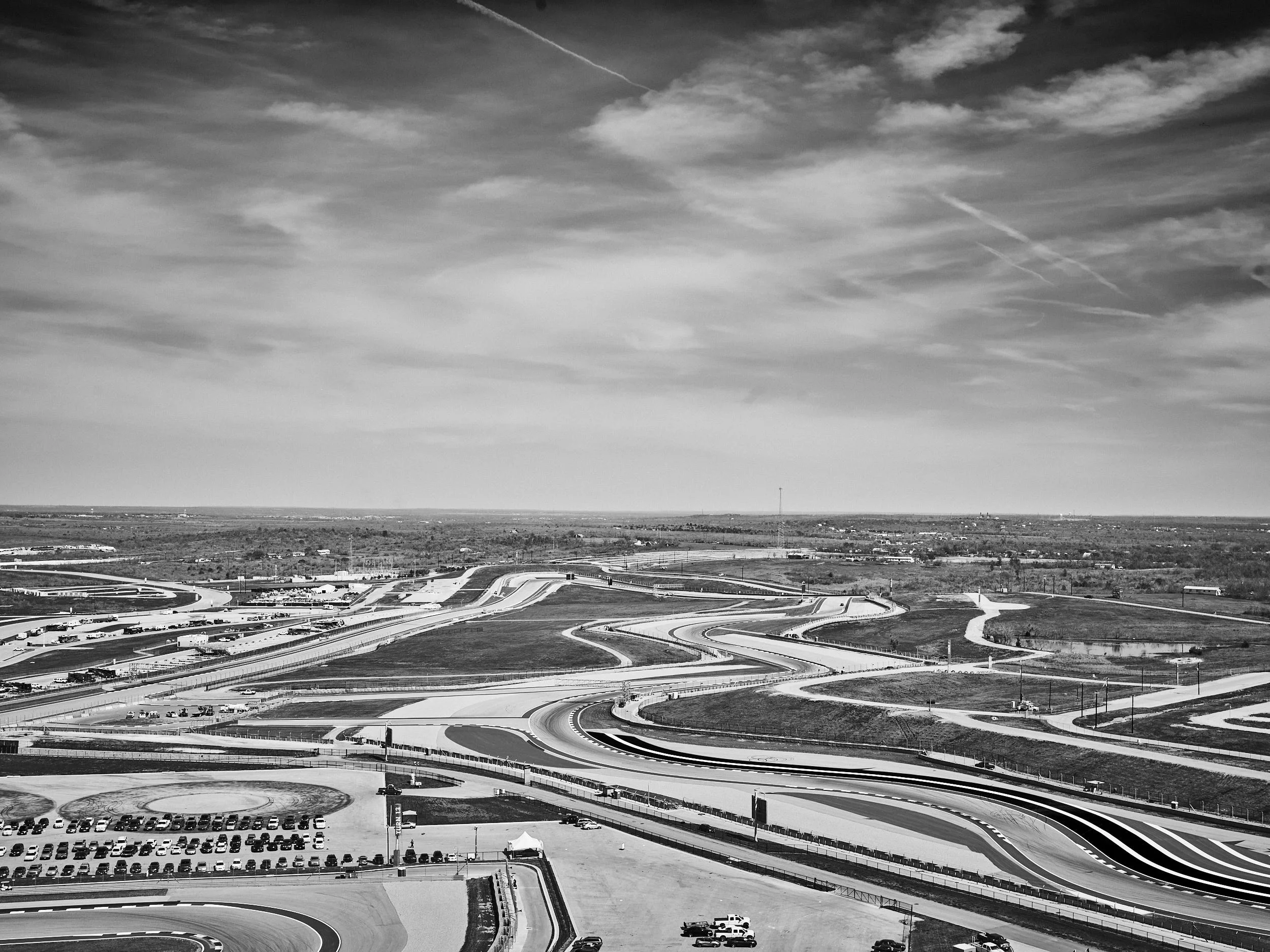 CF043020..racing.jpg