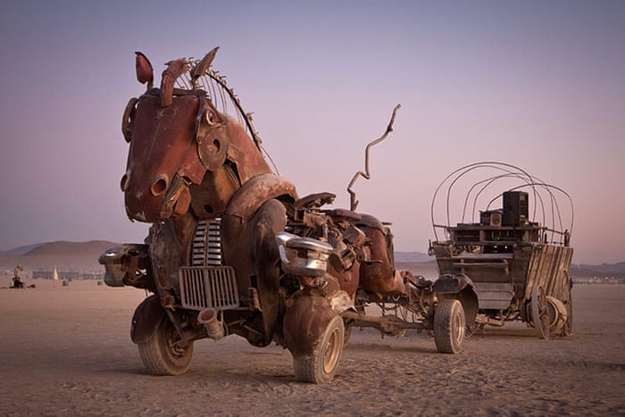 Burning-Man-Art-Cars-001.jpg