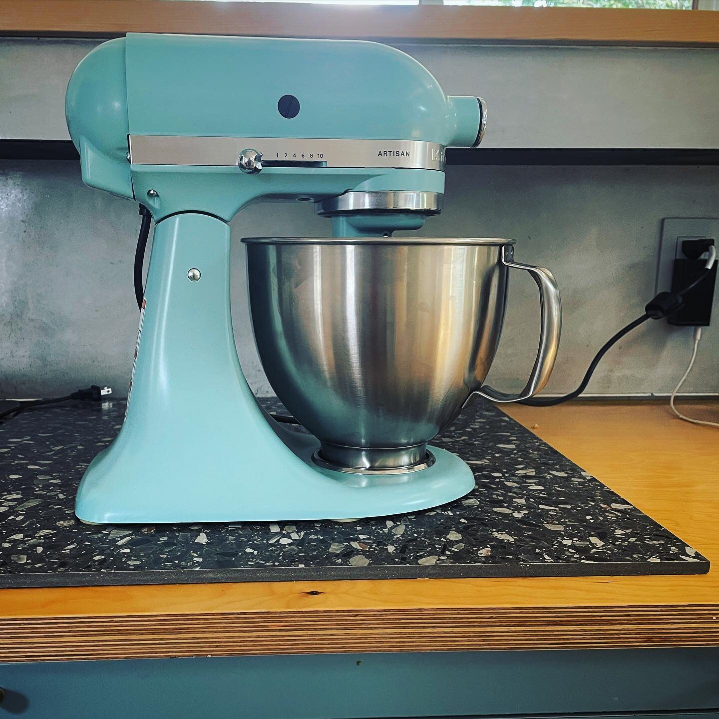 I was chatting with my mom the other day about which I&rsquo;ve cream maker I was going to buy (since the Ricardo one crapped out after 1 batch!) and I was trying to decide between the Ninja Creamii or just taking the leap into buying a fancy stand m