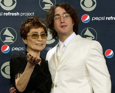 yoko-sean_o.jpg
