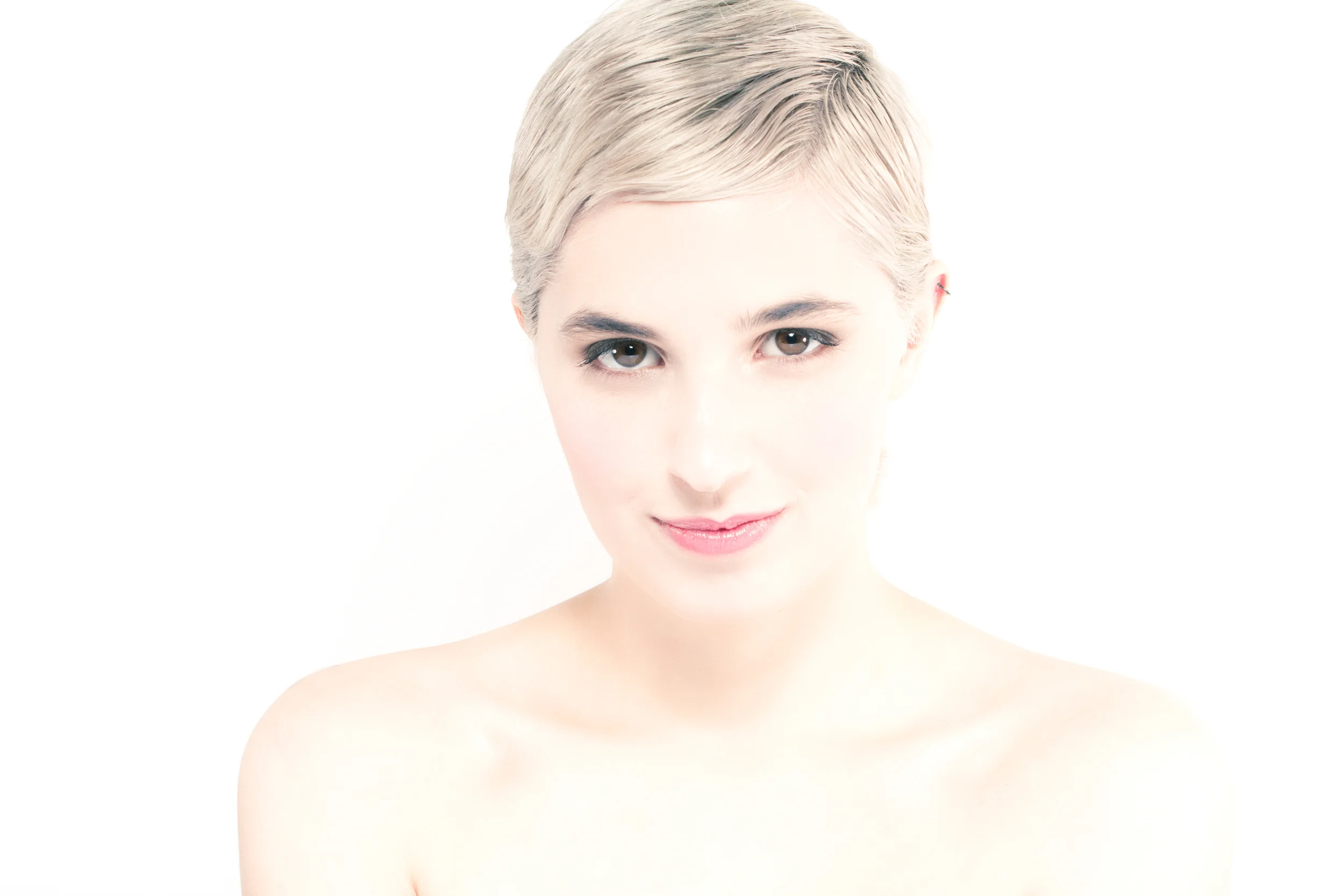 sarah-make-up-267_edited_nocircles_forweb.jpg