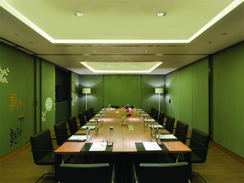 3-SET UPS barcelona_meeting-room_lg.jpg