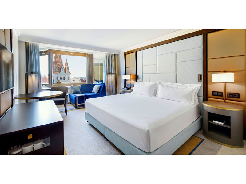 2_SERVICES Budapest Hilton Guest Room Superior.jpg
