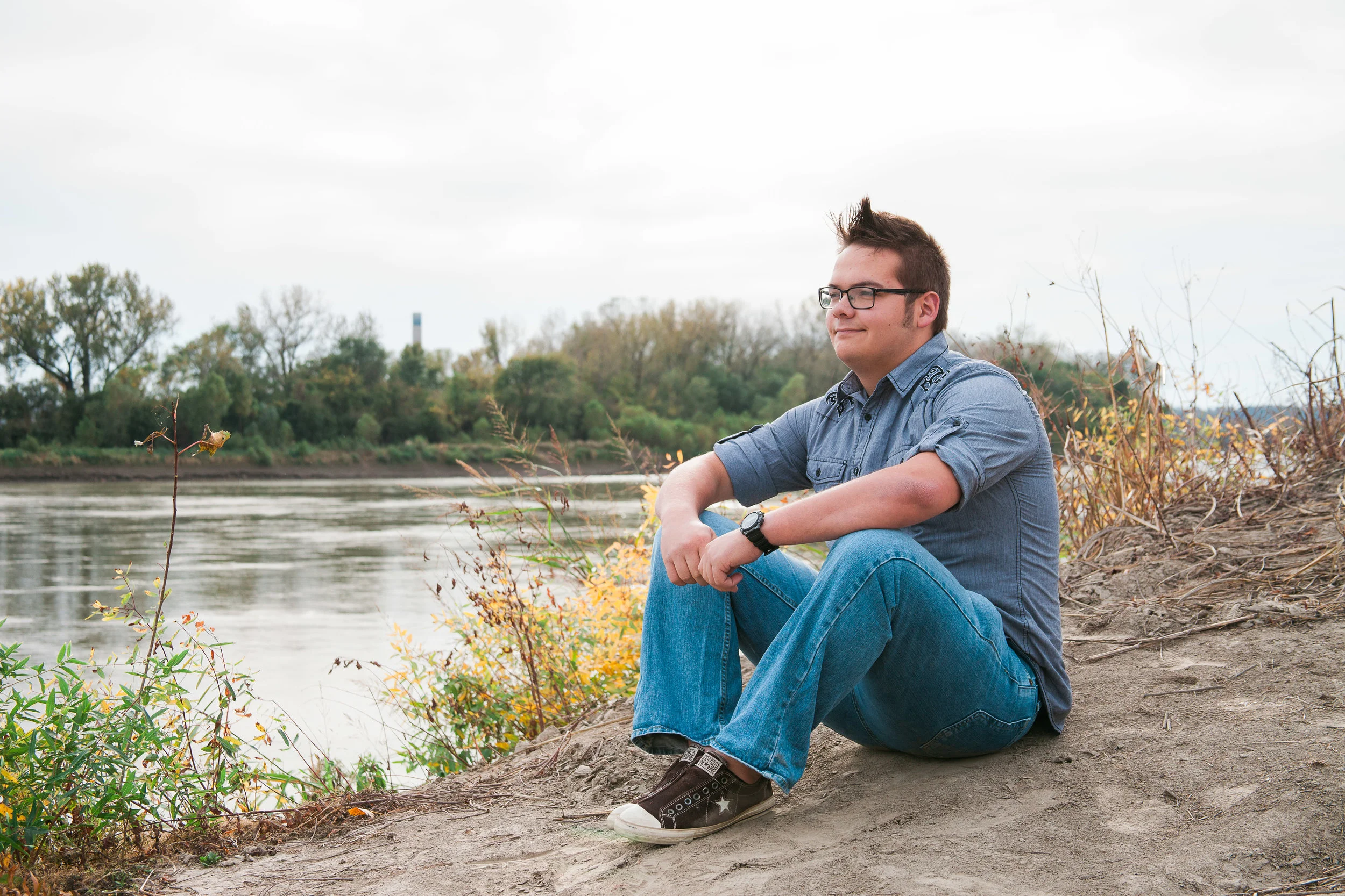 kansas-city-senior-photography-at-english-landing-park-by-merry-ohler.jpg