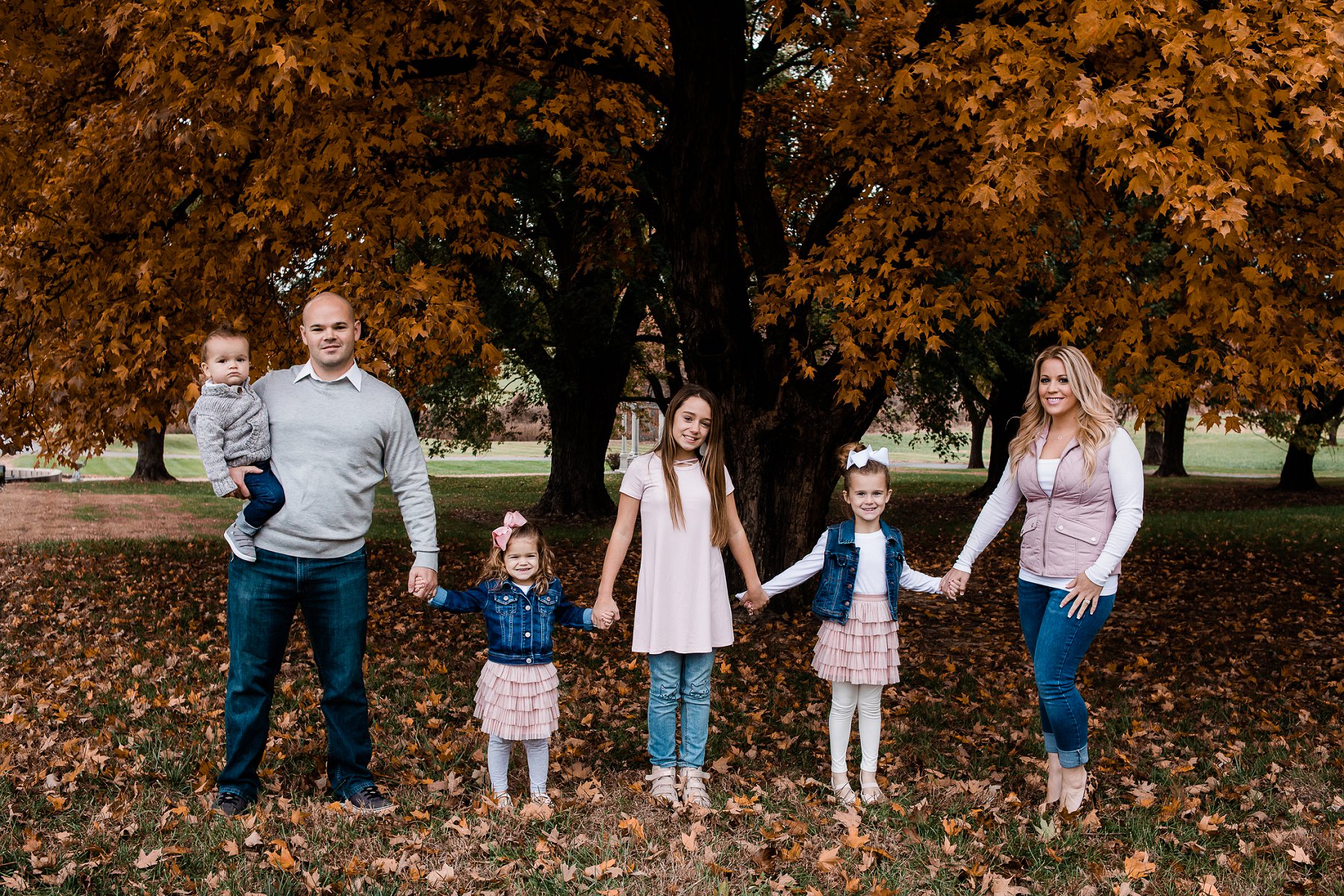 Fall Family Photography at Belvoir WInery by Family Photographer in Kansas City, Merry Ohler (1)