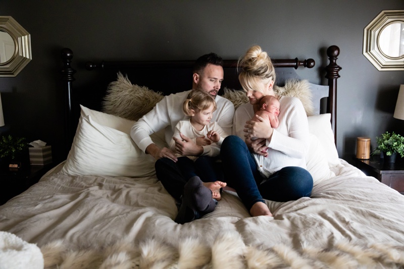 Winter Lifestyle Newborn Photography in Kansas City by Merry Ohler 5