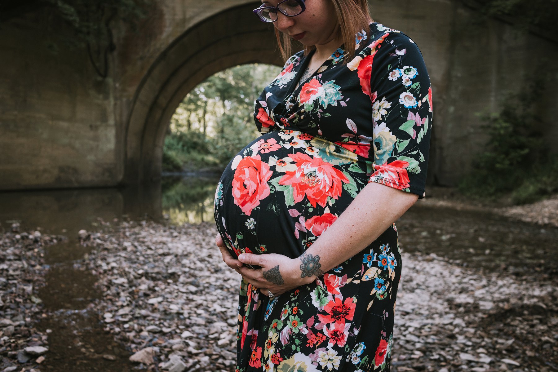 Creek Maternity Photography in Kansas City by Merry Ohler | Wedding Photographer Kansas City-3