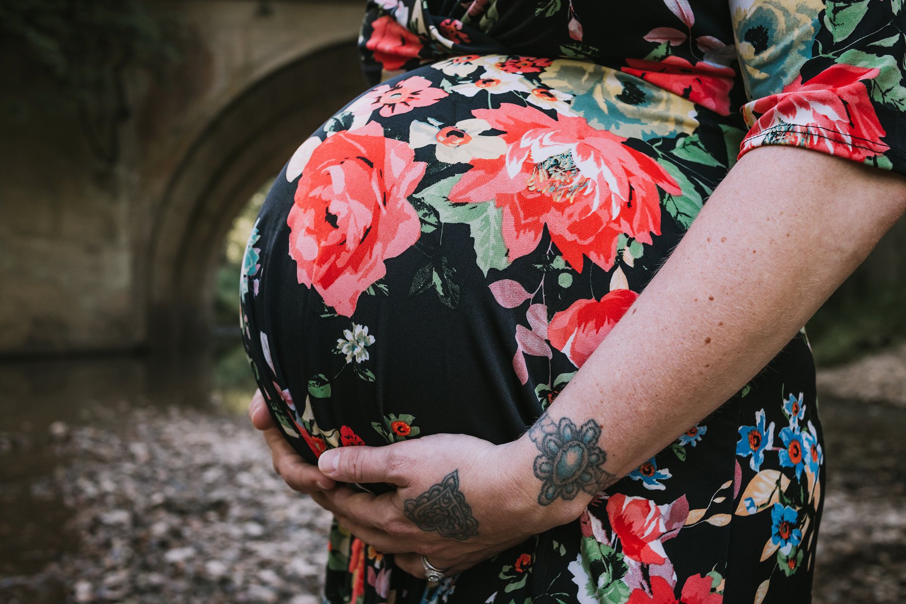 Creek Maternity Photography in Kansas City by Merry Ohler | Wedding Photographer Kansas City-8